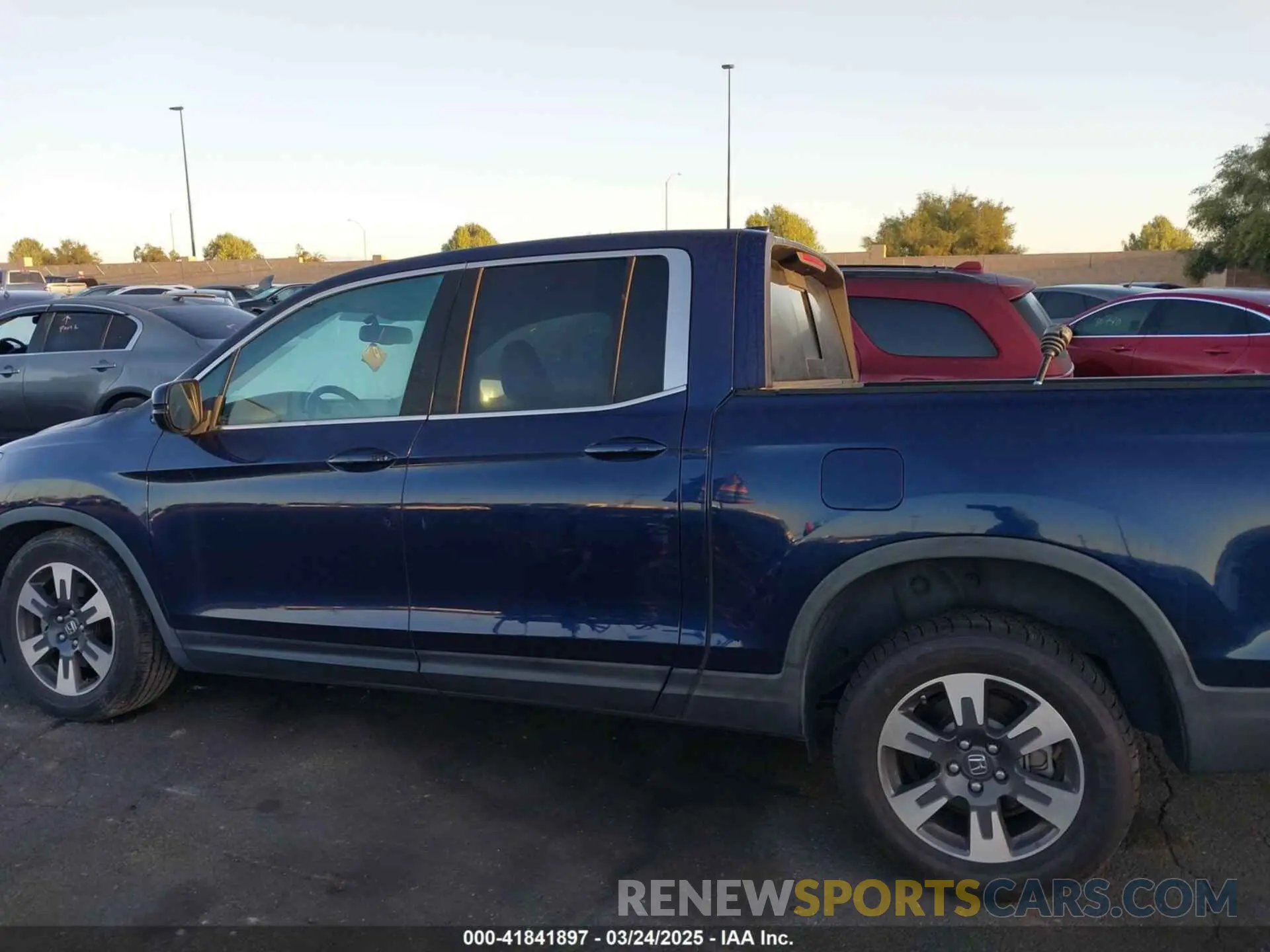 15 Photograph of a damaged car 5FPYK2F66KB007213 HONDA RIDGELINE 2019