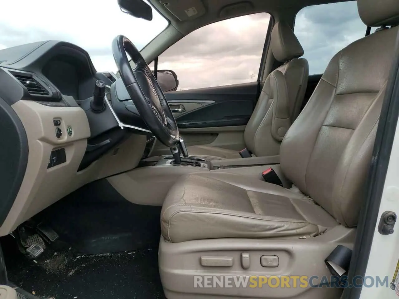 7 Photograph of a damaged car 5FPYK2F69KB000014 HONDA RIDGELINE 2019