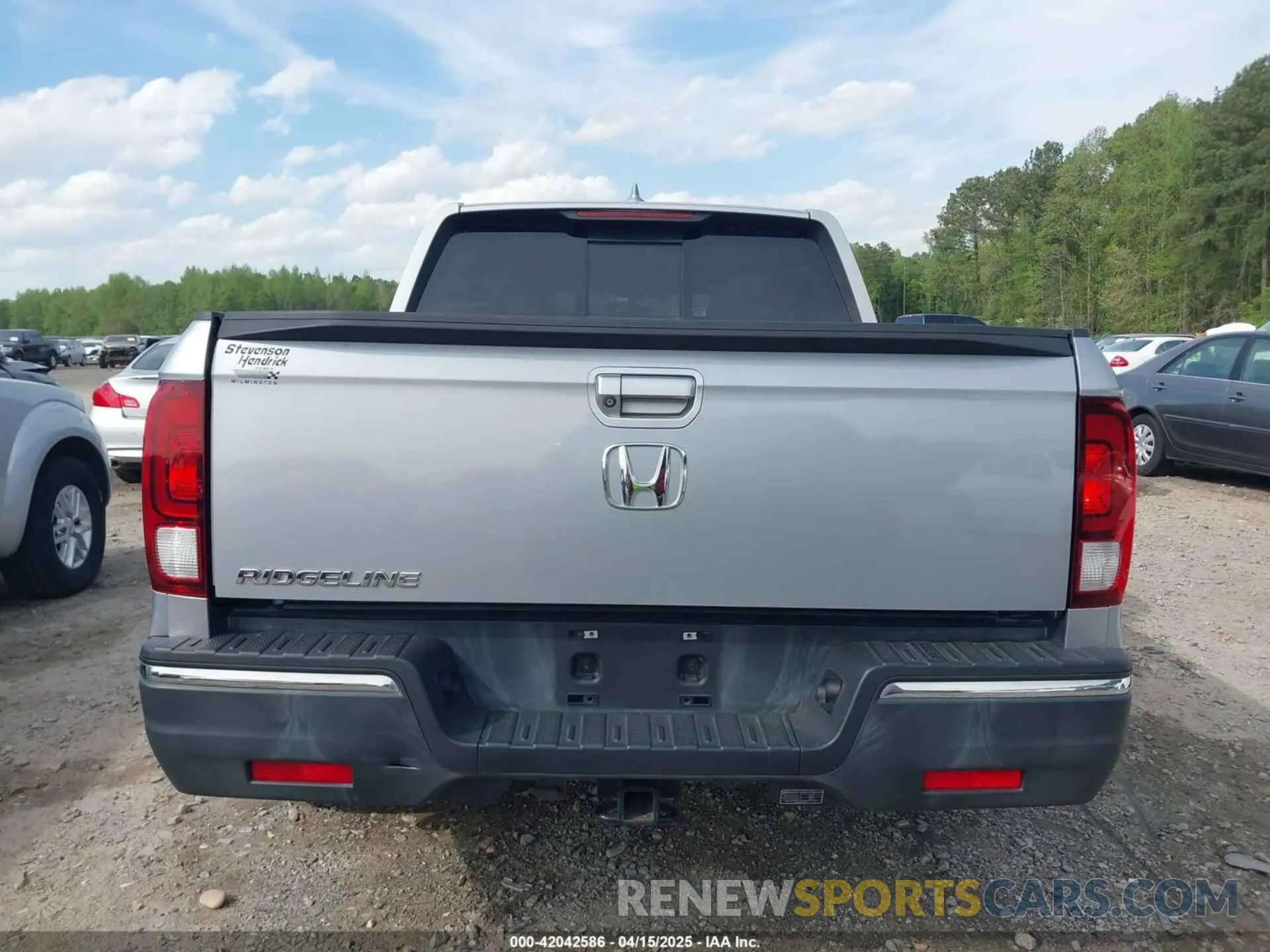 16 Photograph of a damaged car 5FPYK2F69KB004533 HONDA RIDGELINE 2019