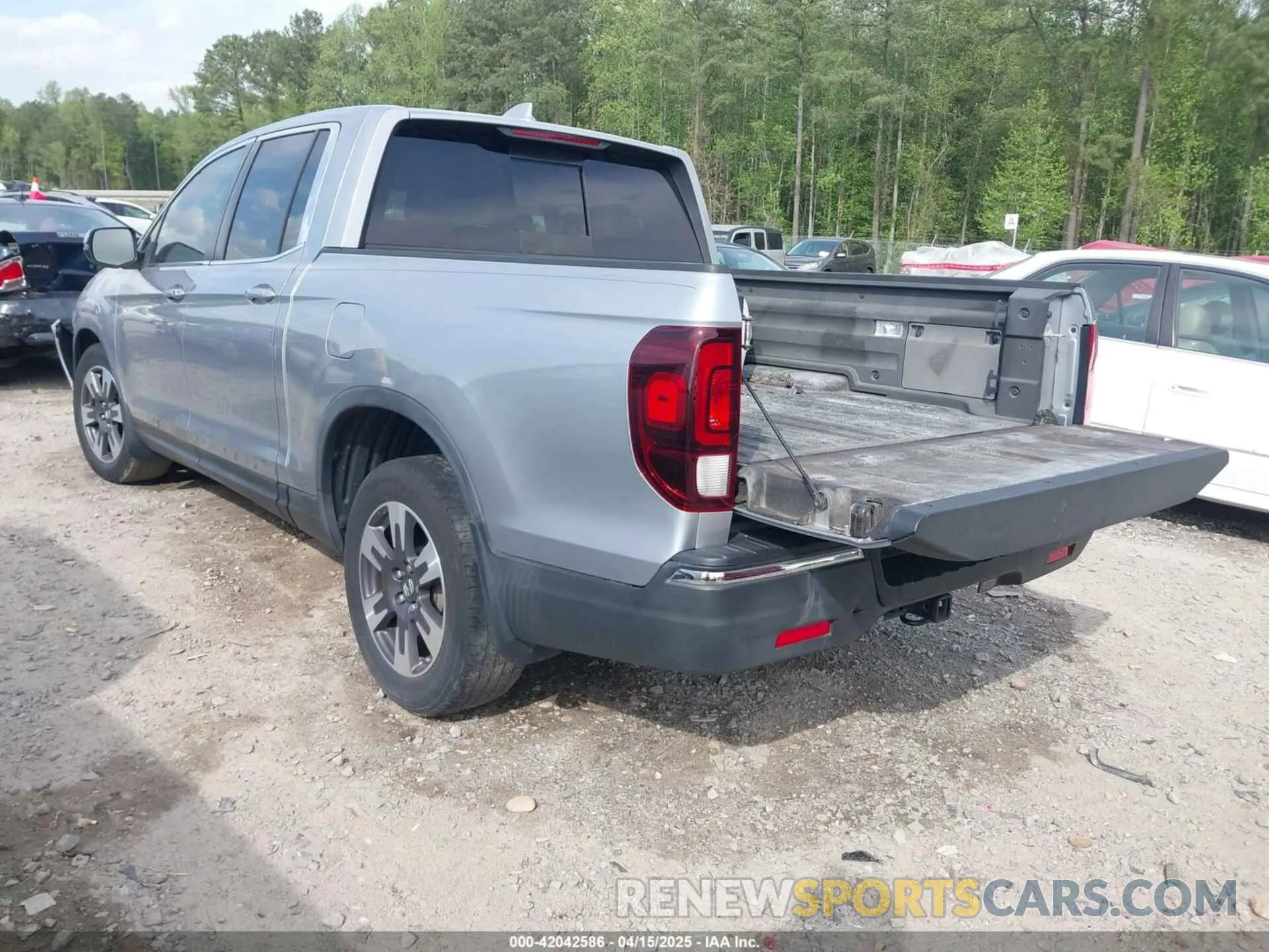 3 Photograph of a damaged car 5FPYK2F69KB004533 HONDA RIDGELINE 2019
