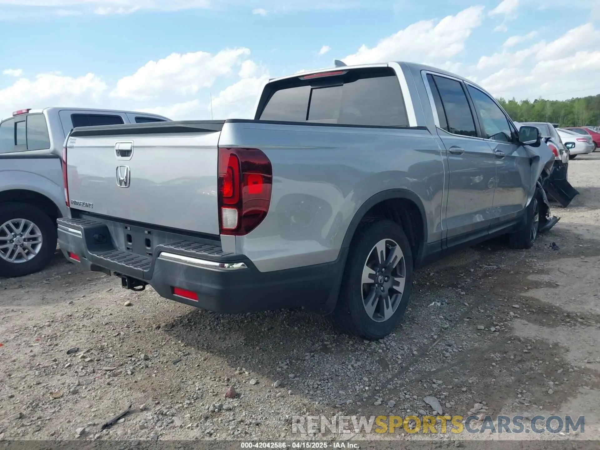 4 Photograph of a damaged car 5FPYK2F69KB004533 HONDA RIDGELINE 2019