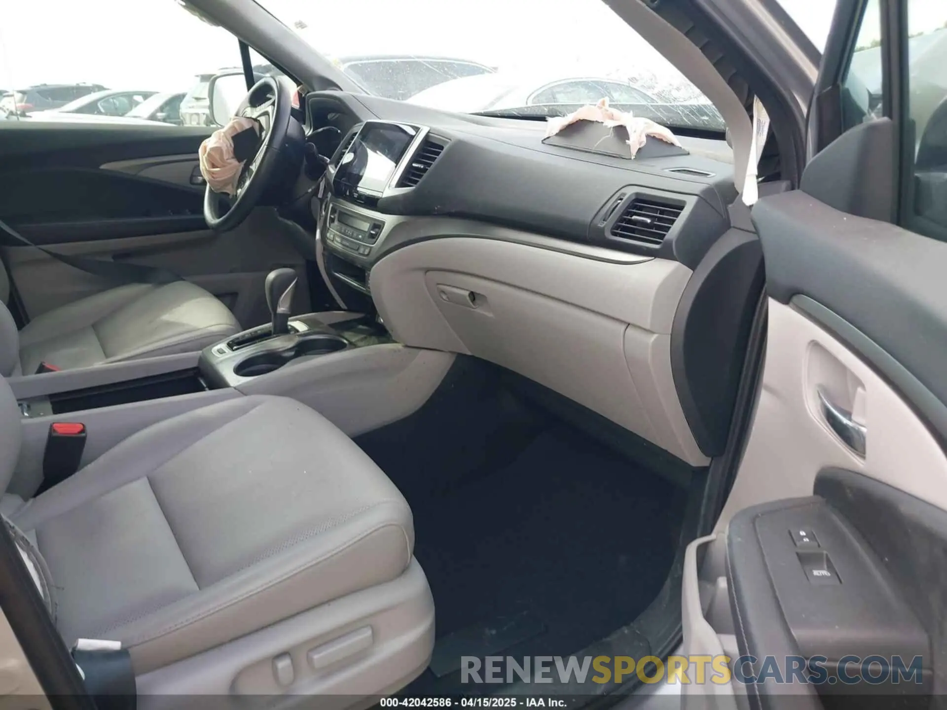 5 Photograph of a damaged car 5FPYK2F69KB004533 HONDA RIDGELINE 2019