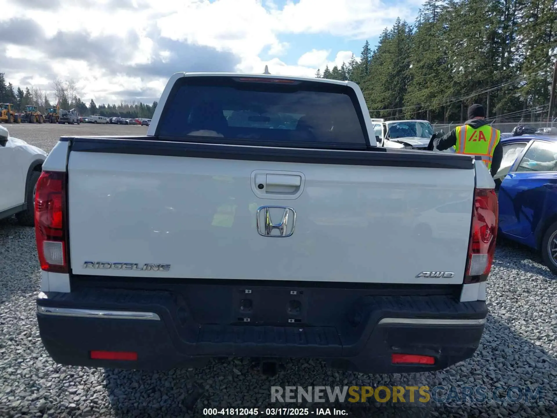 16 Photograph of a damaged car 5FPYK3F10KB045515 HONDA RIDGELINE 2019