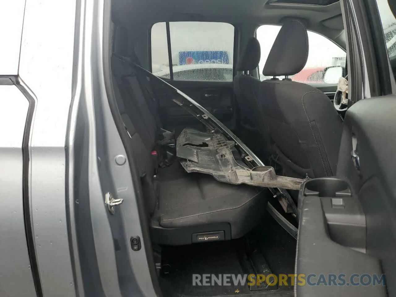 10 Photograph of a damaged car 5FPYK3F13KB505041 HONDA RIDGELINE 2019