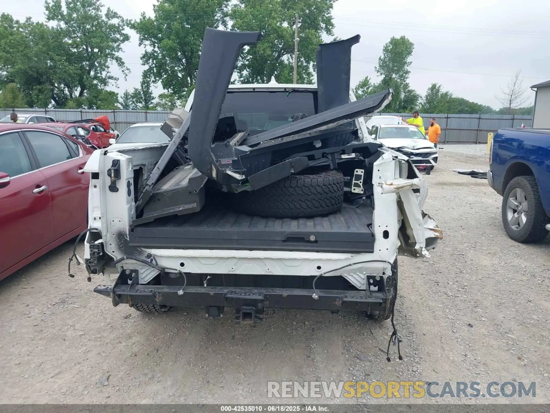 6 Photograph of a damaged car 5FPYK3F18KB046976 HONDA RIDGELINE 2019