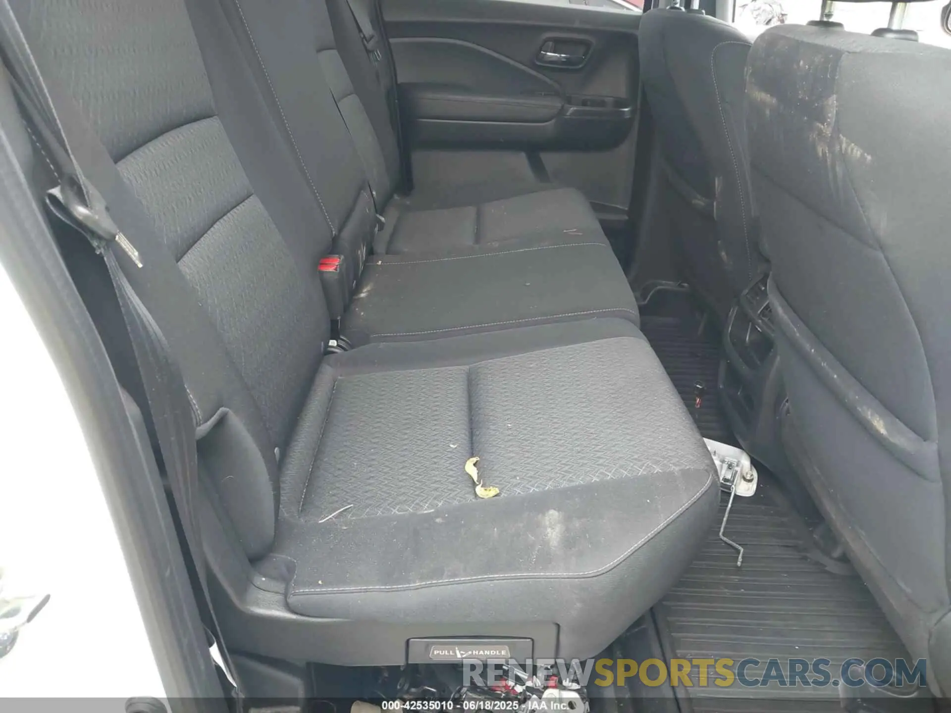 8 Photograph of a damaged car 5FPYK3F18KB046976 HONDA RIDGELINE 2019