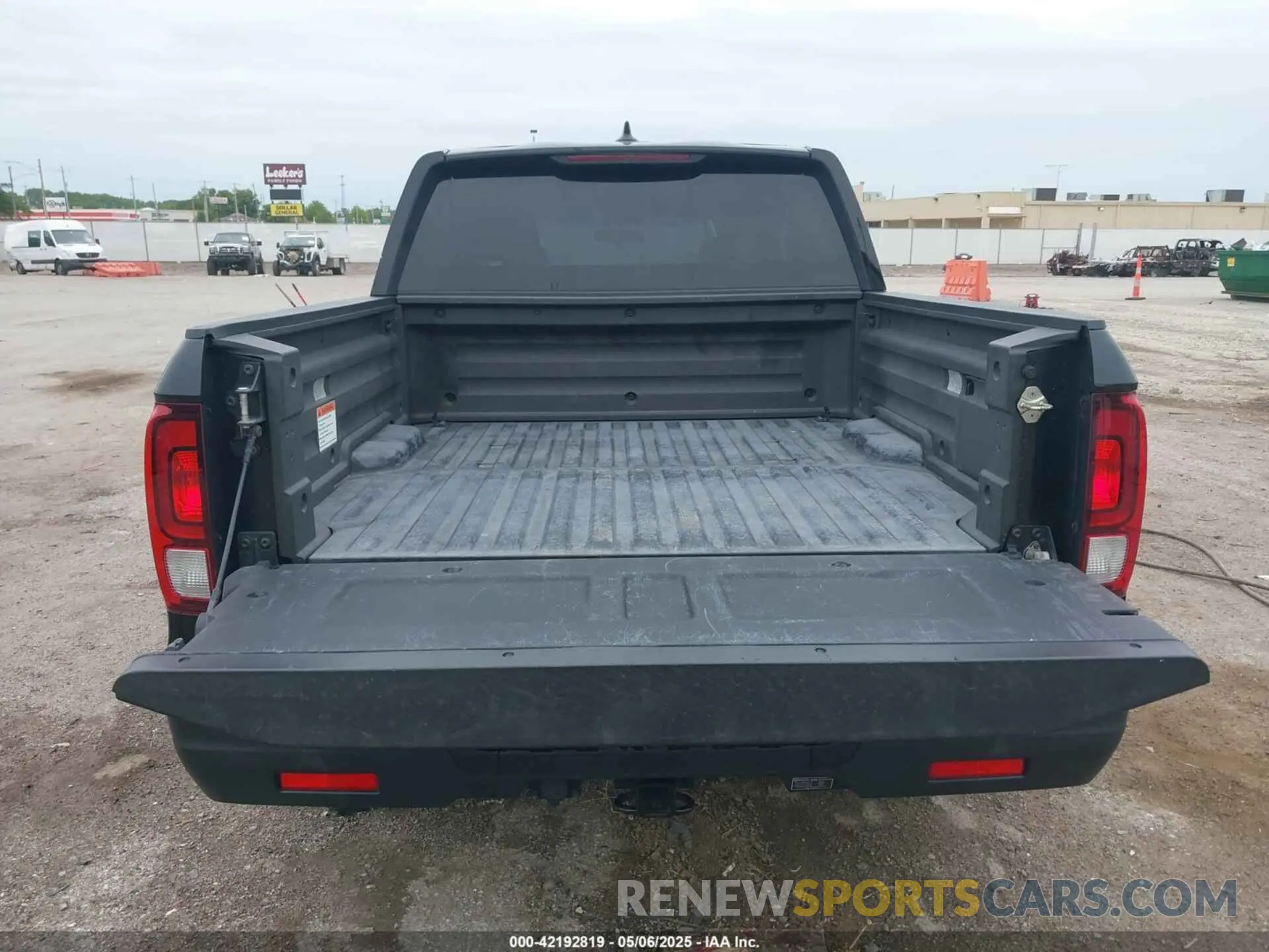 16 Photograph of a damaged car 5FPYK3F18KB047139 HONDA RIDGELINE 2019
