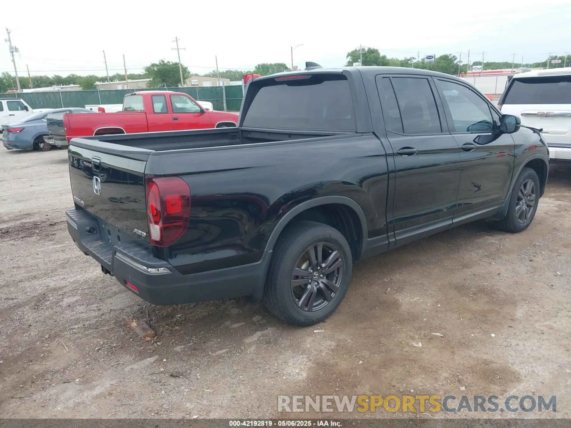 4 Photograph of a damaged car 5FPYK3F18KB047139 HONDA RIDGELINE 2019