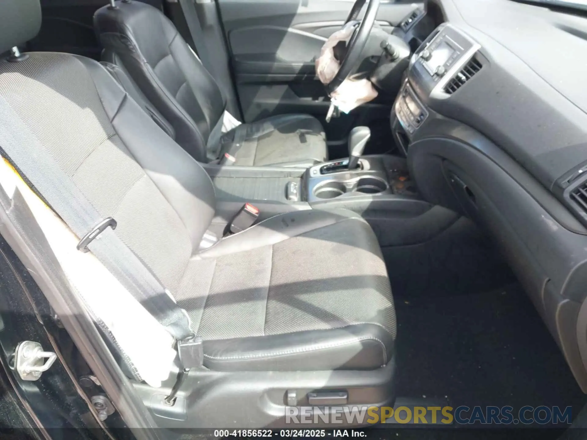 5 Photograph of a damaged car 5FPYK3F50KB000027 HONDA RIDGELINE 2019