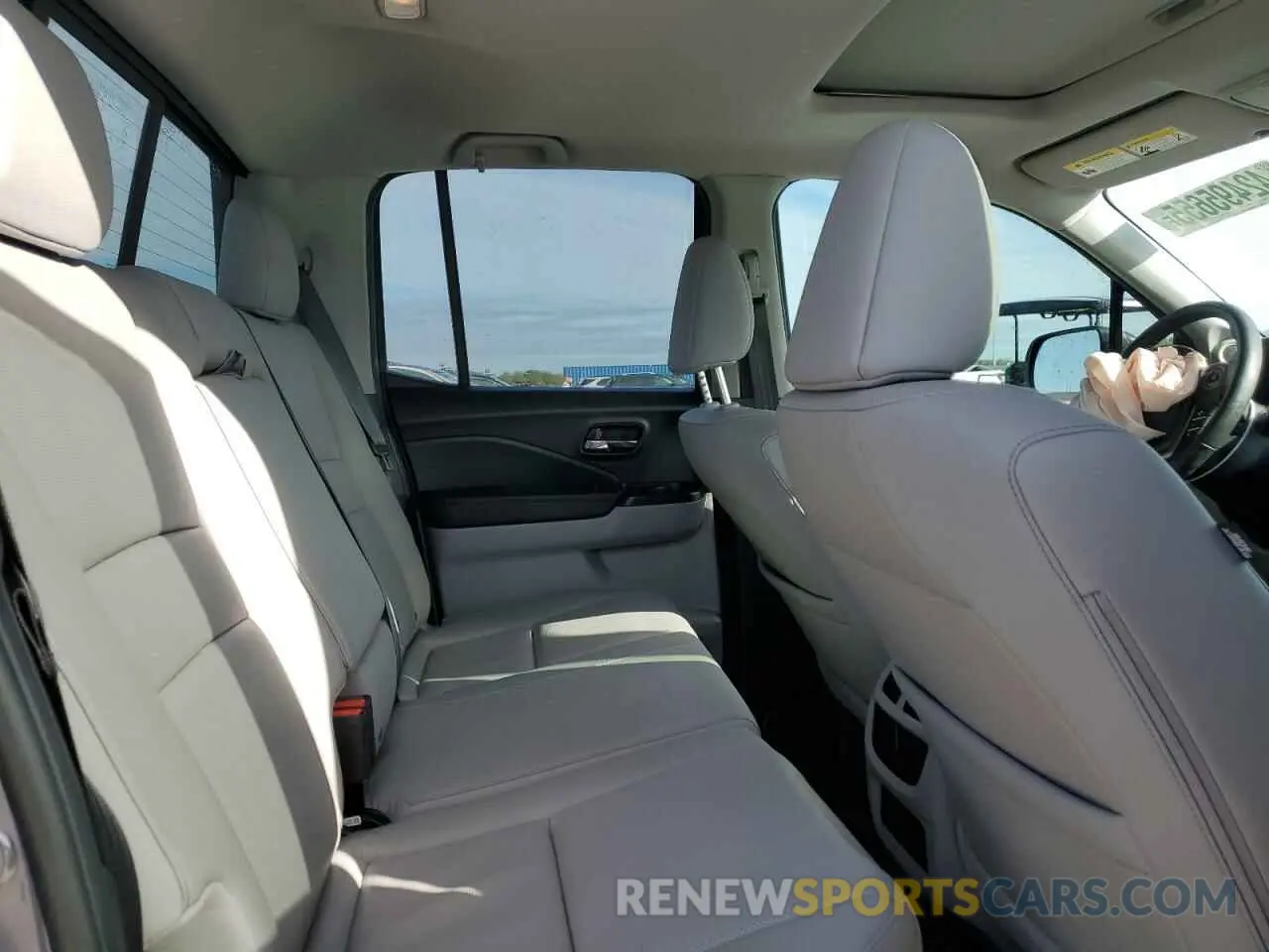 10 Photograph of a damaged car 5FPYK3F51KB014910 HONDA RIDGELINE 2019