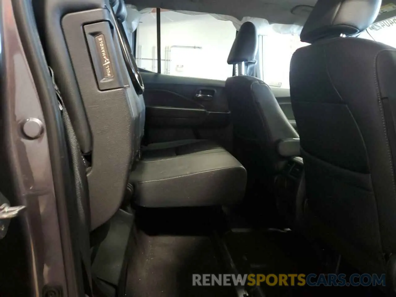 10 Photograph of a damaged car 5FPYK3F52KB041551 HONDA RIDGELINE 2019