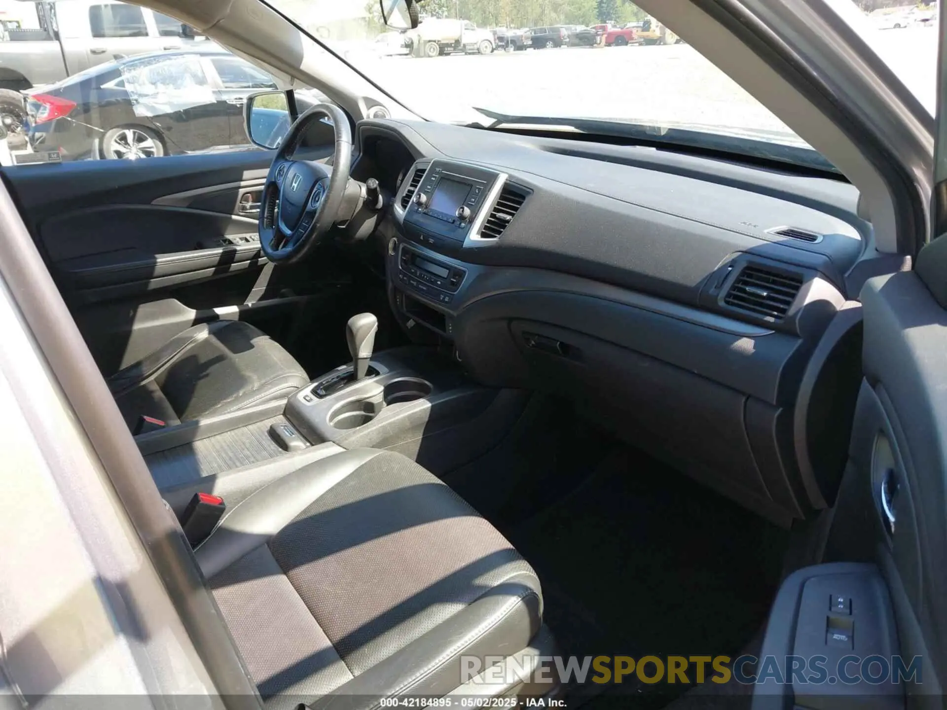 5 Photograph of a damaged car 5FPYK3F54KB018272 HONDA RIDGELINE 2019