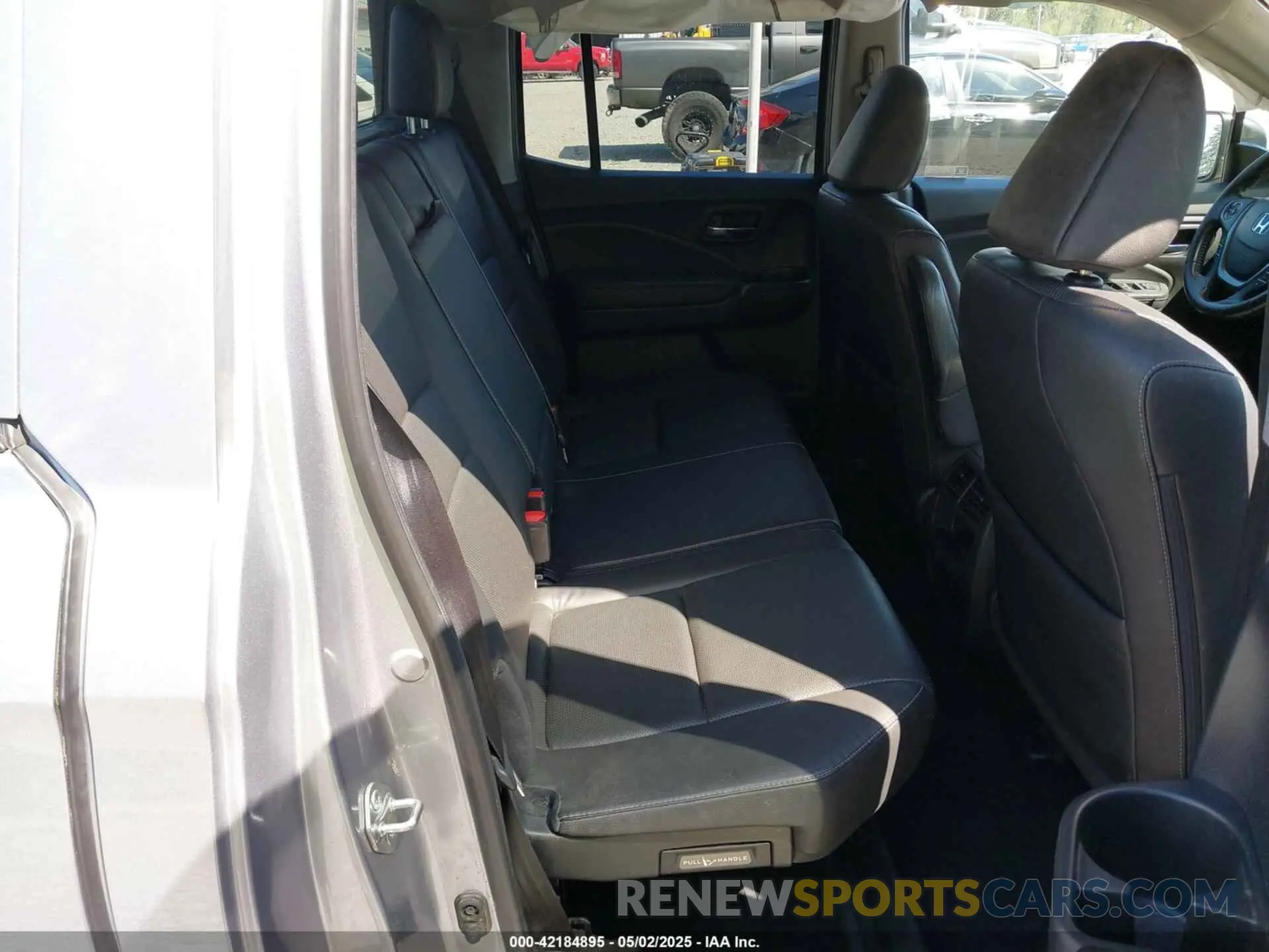 8 Photograph of a damaged car 5FPYK3F54KB018272 HONDA RIDGELINE 2019