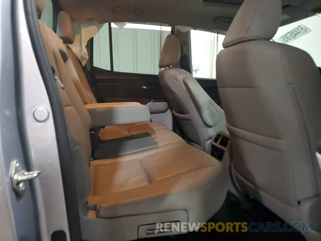 10 Photograph of a damaged car 5FPYK3F57KB014653 HONDA RIDGELINE 2019