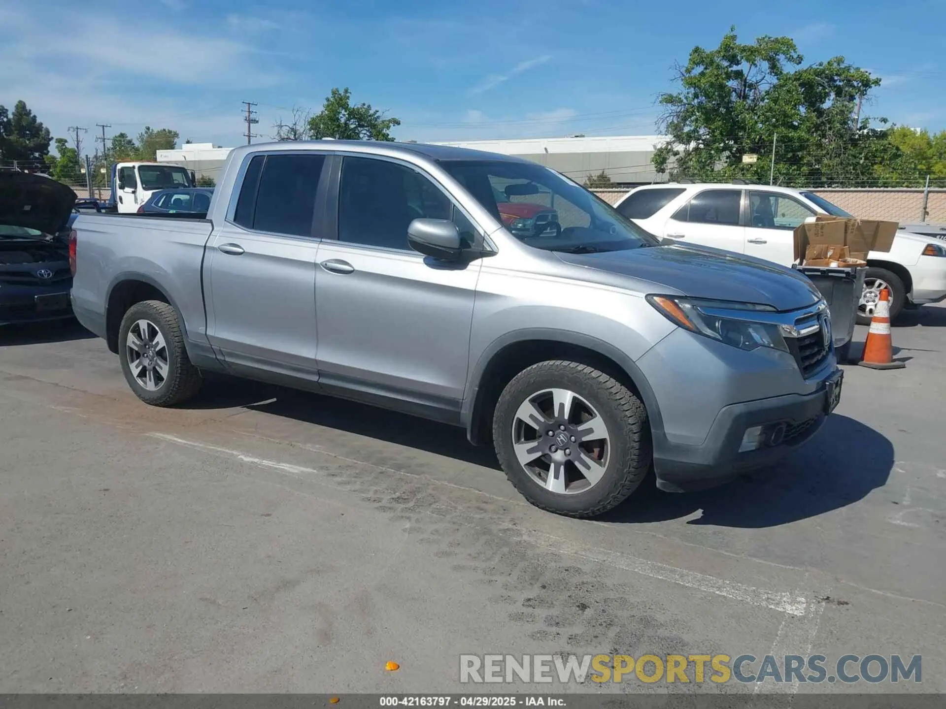 1 Photograph of a damaged car 5FPYK3F57KB045594 HONDA RIDGELINE 2019