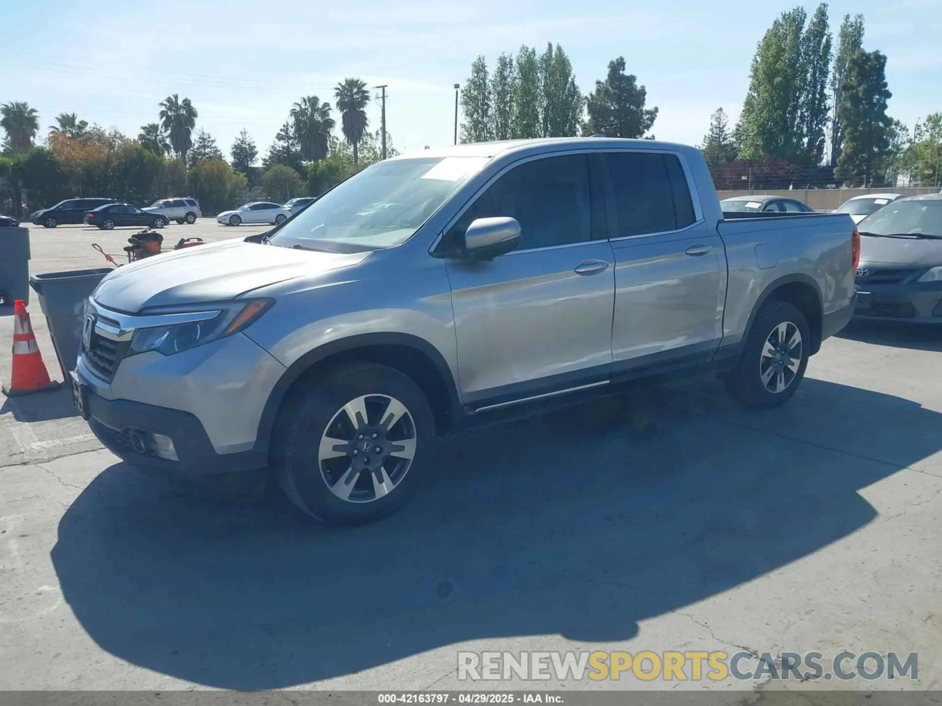 2 Photograph of a damaged car 5FPYK3F57KB045594 HONDA RIDGELINE 2019