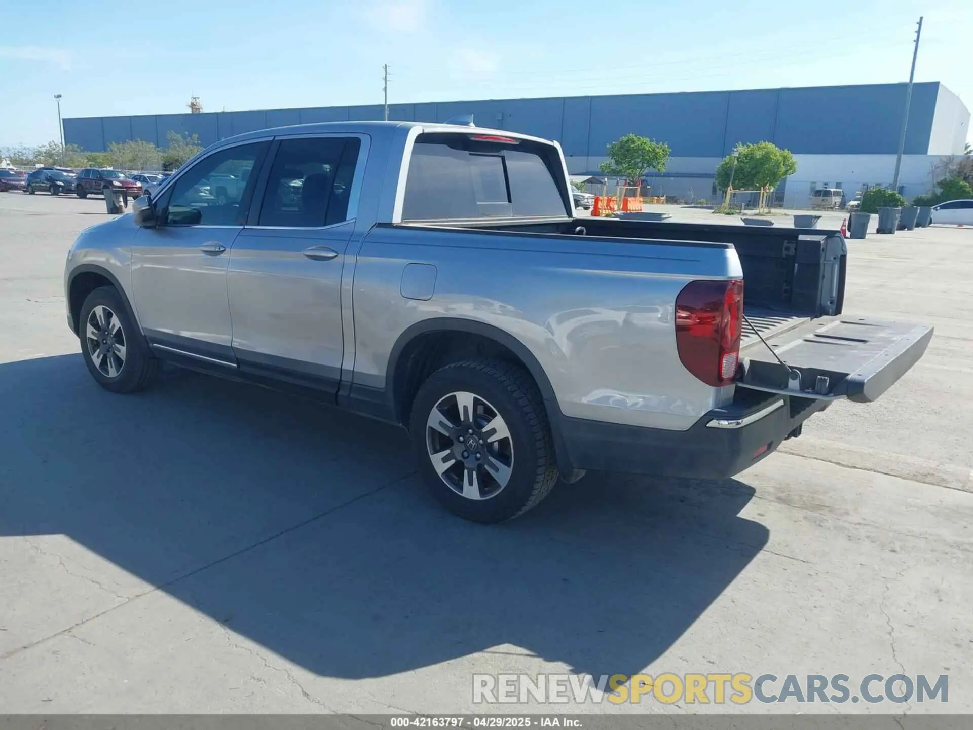 3 Photograph of a damaged car 5FPYK3F57KB045594 HONDA RIDGELINE 2019