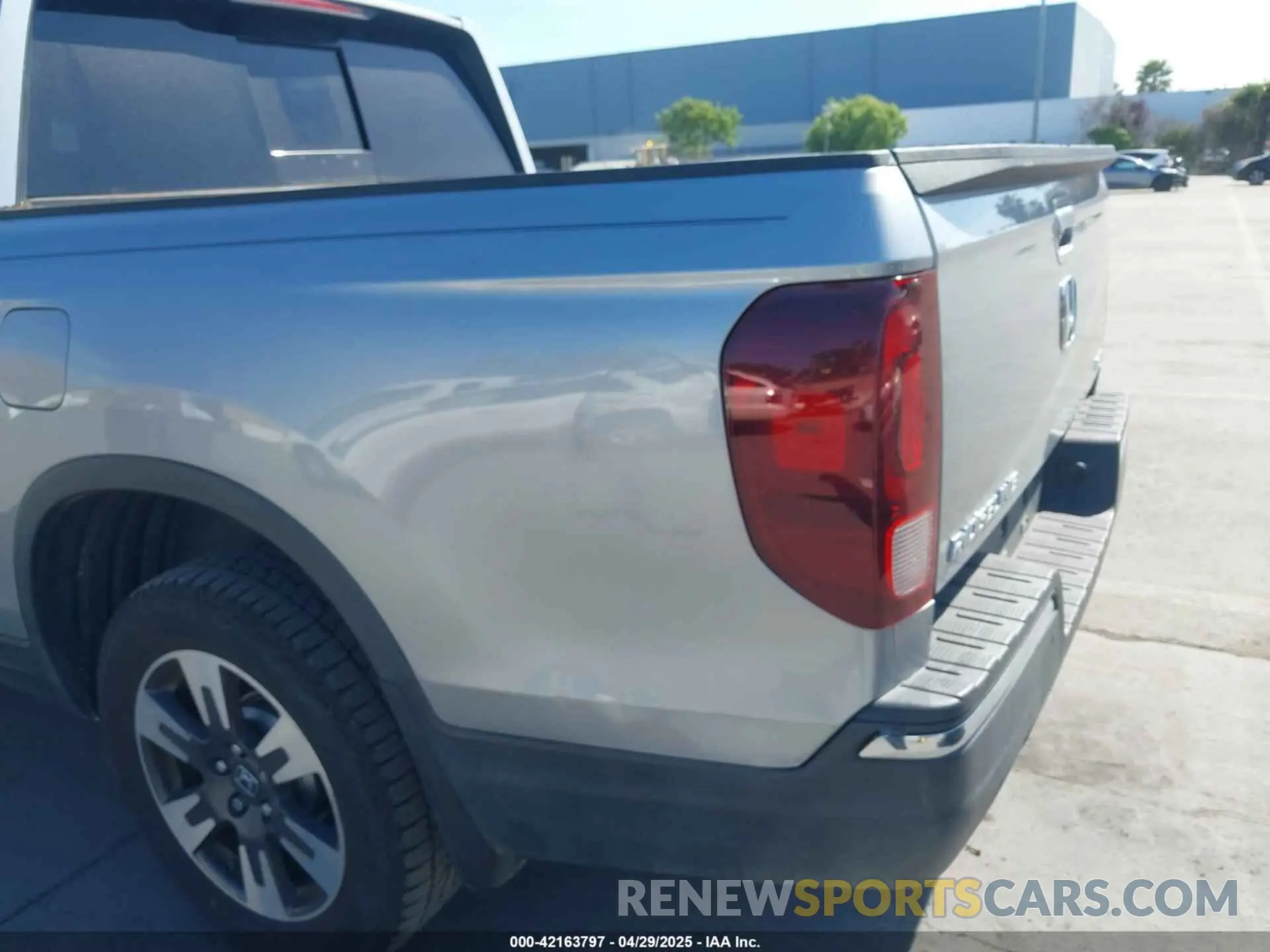 6 Photograph of a damaged car 5FPYK3F57KB045594 HONDA RIDGELINE 2019