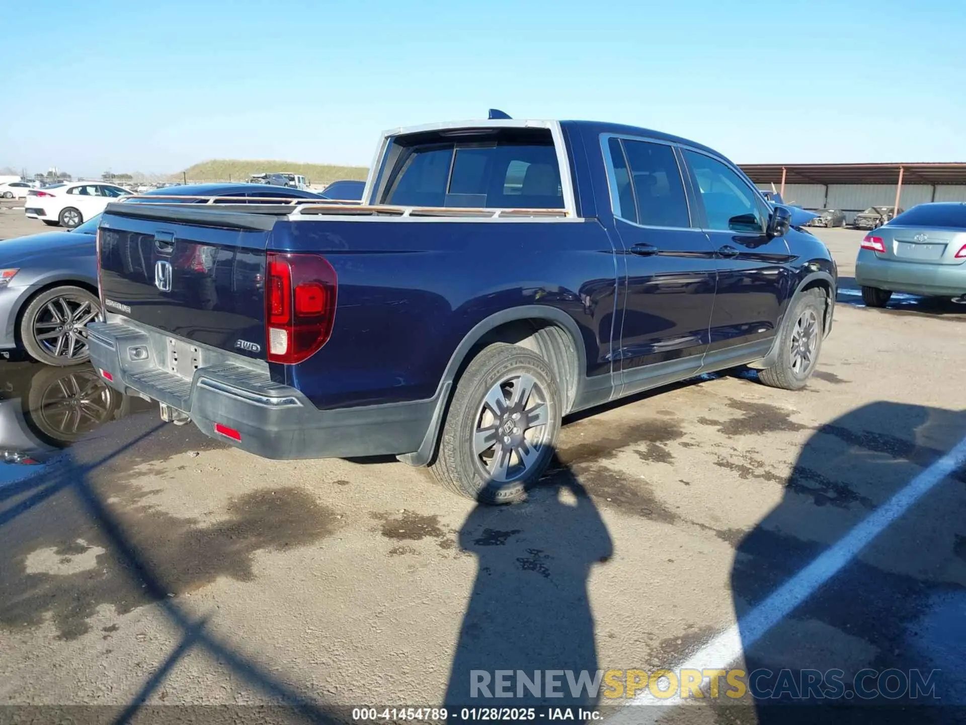 4 Photograph of a damaged car 5FPYK3F63KB009202 HONDA RIDGELINE 2019