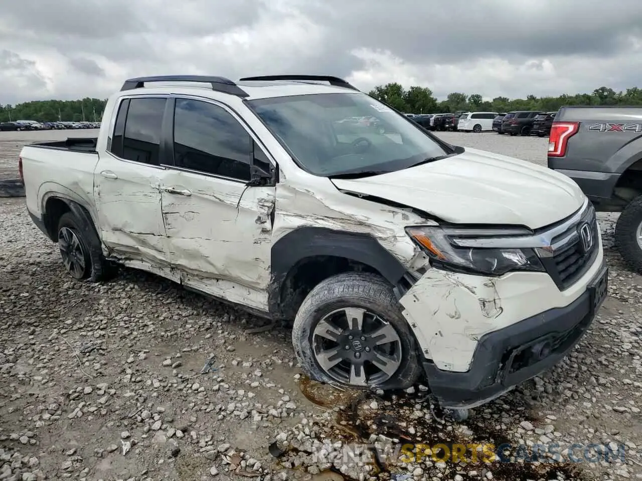 4 Photograph of a damaged car 5FPYK3F67KB027766 HONDA RIDGELINE 2019