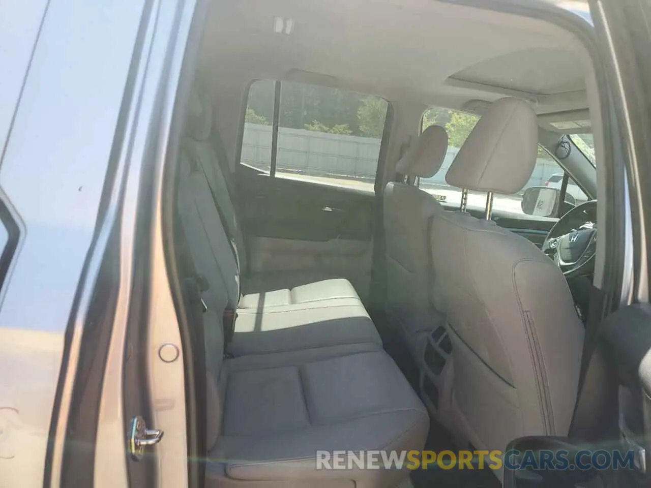 10 Photograph of a damaged car 5FPYK3F67KB031672 HONDA RIDGELINE 2019