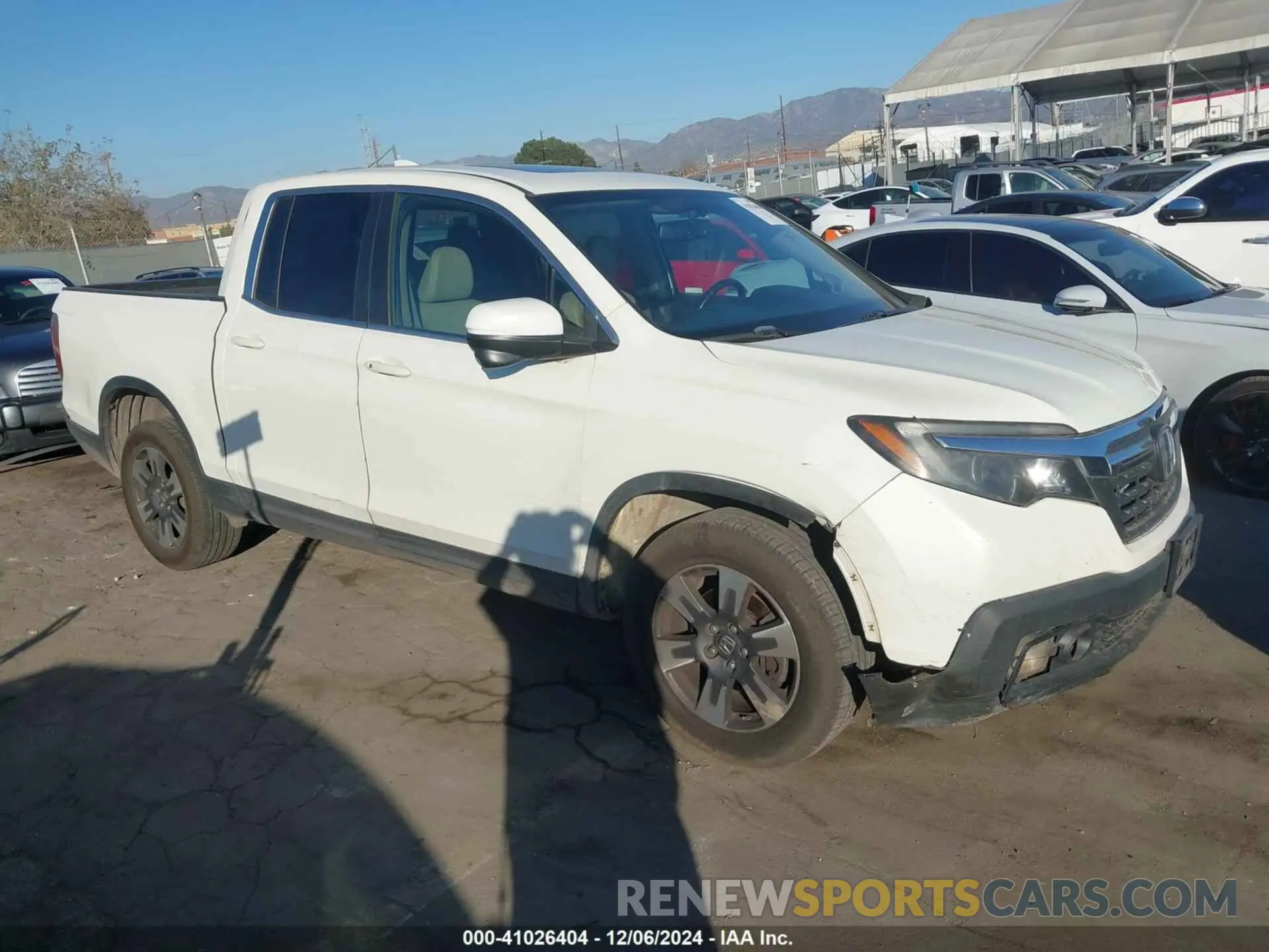 1 Photograph of a damaged car 5FPYK3F6XKB032833 HONDA RIDGELINE 2019