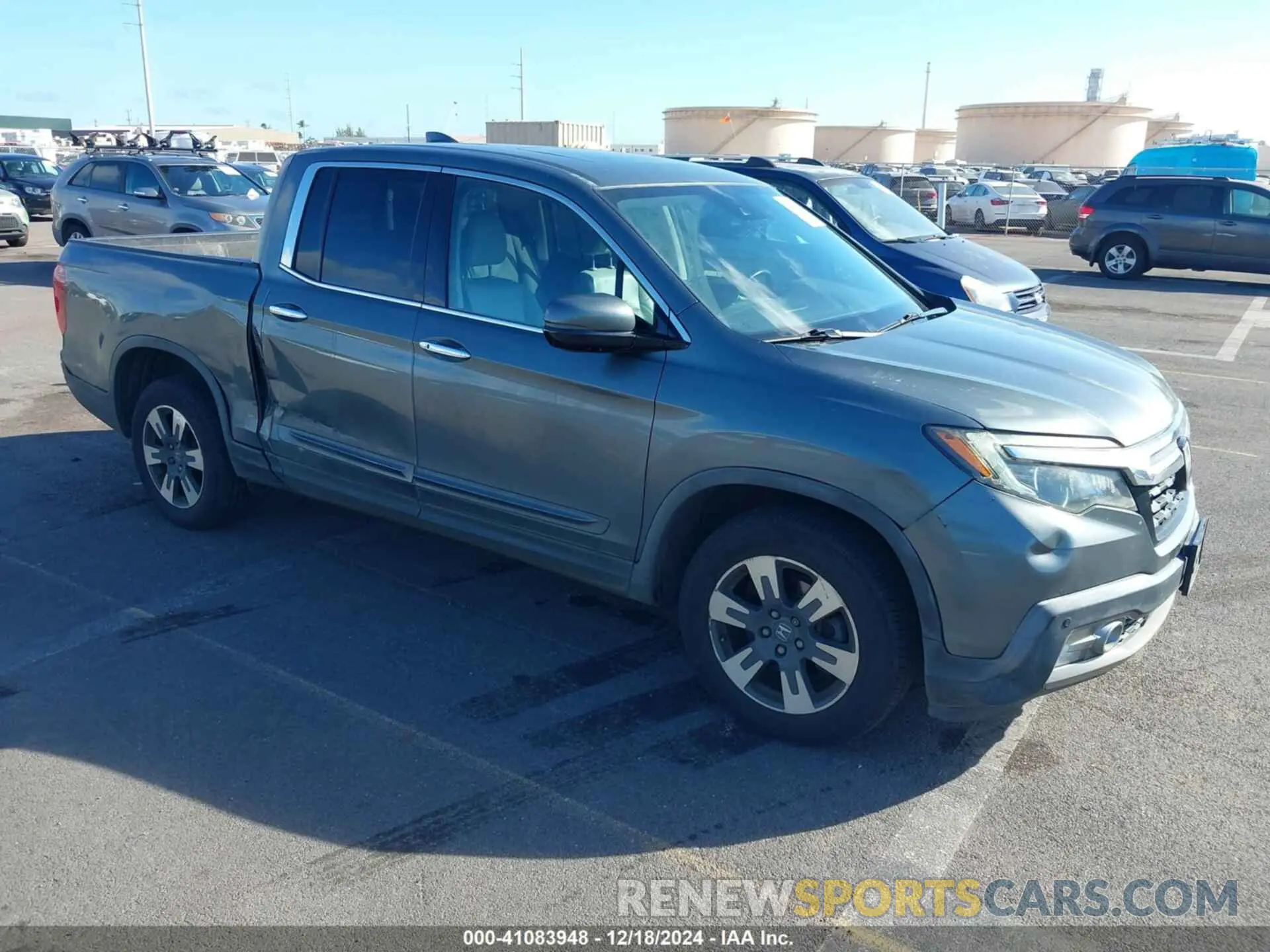 1 Photograph of a damaged car 5FPYK3F70KB003639 HONDA RIDGELINE 2019