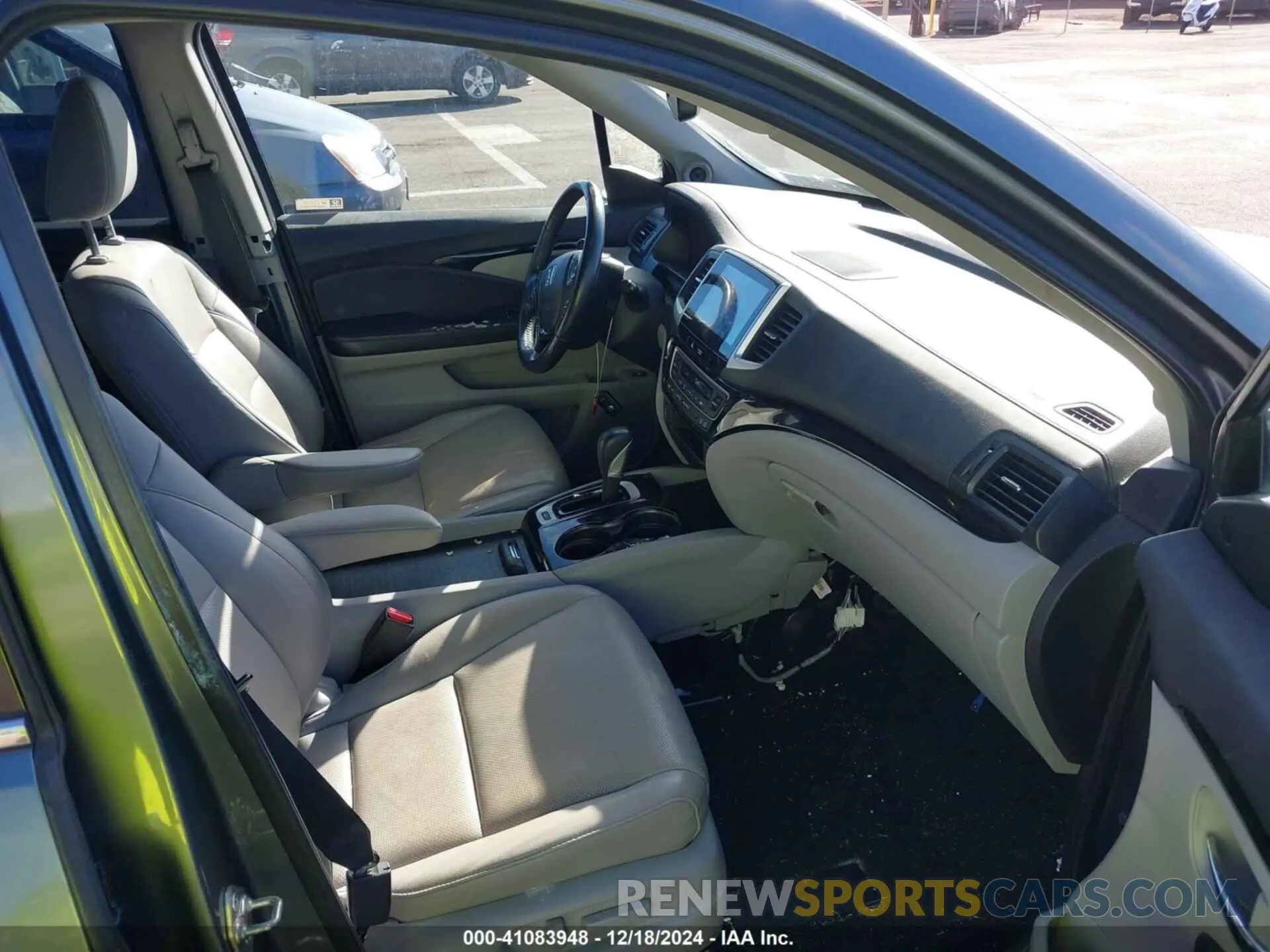 5 Photograph of a damaged car 5FPYK3F70KB003639 HONDA RIDGELINE 2019