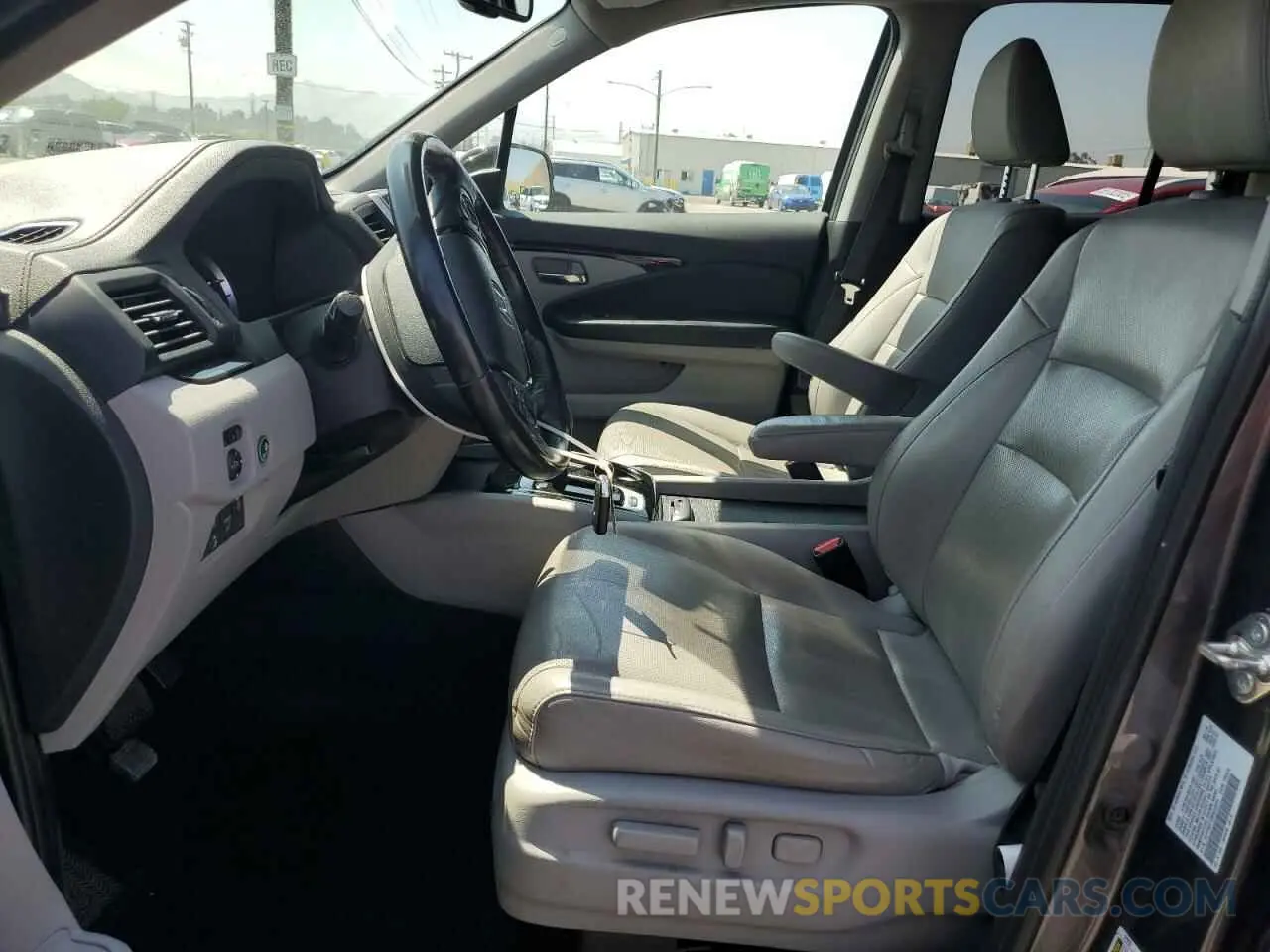7 Photograph of a damaged car 5FPYK3F73KB016675 HONDA RIDGELINE 2019