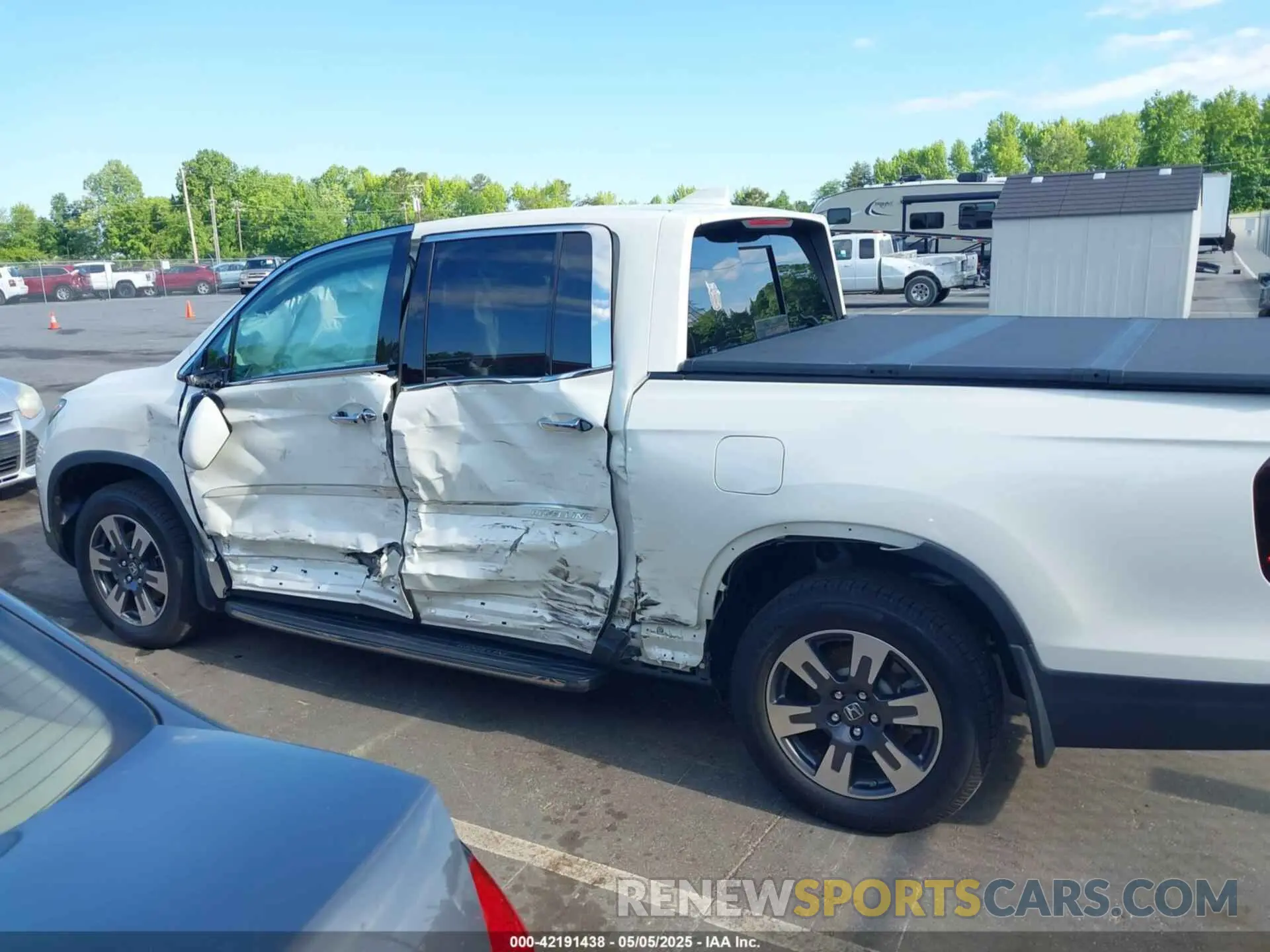 14 Photograph of a damaged car 5FPYK3F74KB006804 HONDA RIDGELINE 2019