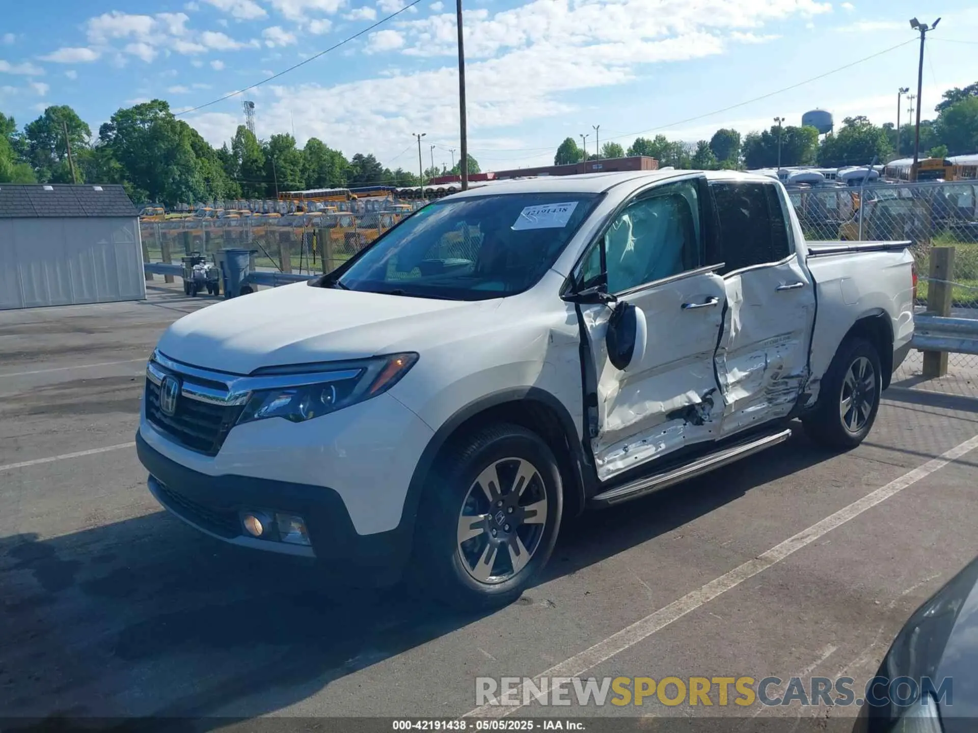 2 Photograph of a damaged car 5FPYK3F74KB006804 HONDA RIDGELINE 2019