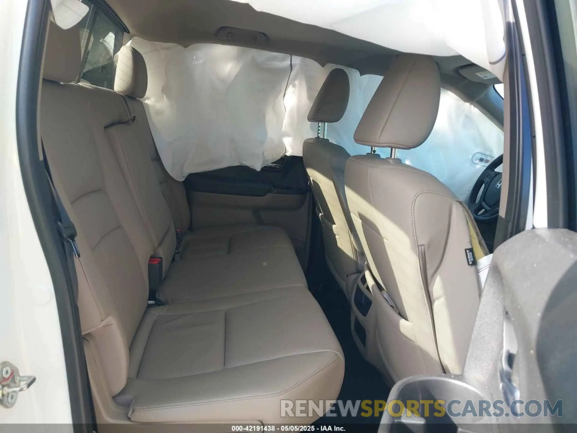 8 Photograph of a damaged car 5FPYK3F74KB006804 HONDA RIDGELINE 2019