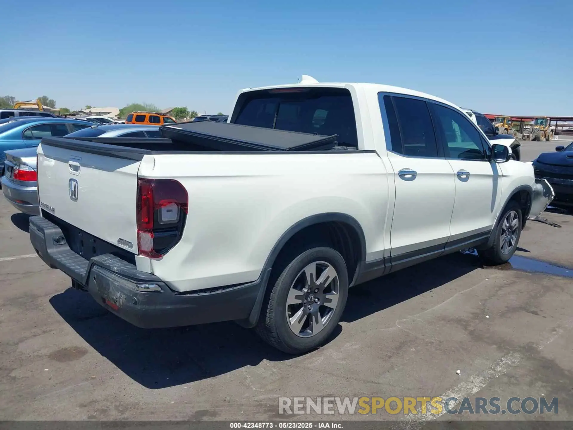 4 Photograph of a damaged car 5FPYK3F74KB009279 HONDA RIDGELINE 2019