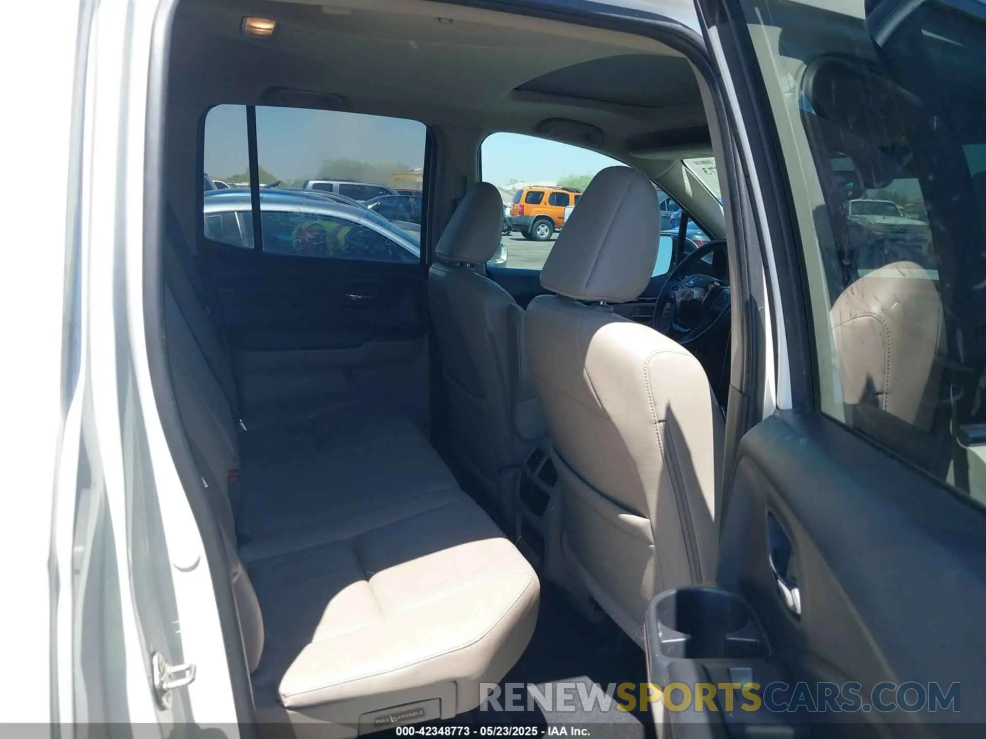 8 Photograph of a damaged car 5FPYK3F74KB009279 HONDA RIDGELINE 2019