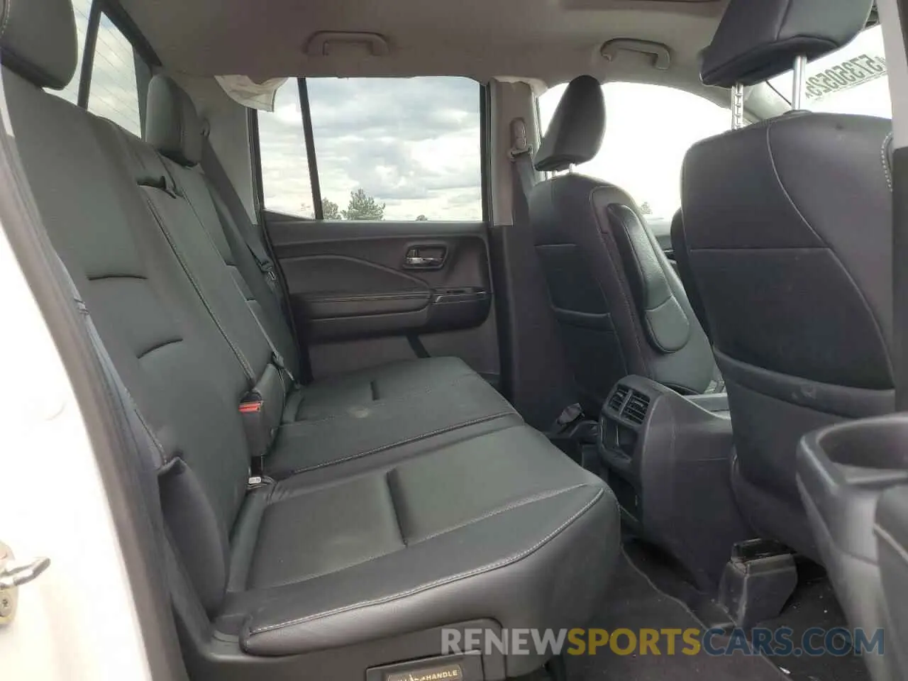 10 Photograph of a damaged car 5FPYK3F74KB039057 HONDA RIDGELINE 2019