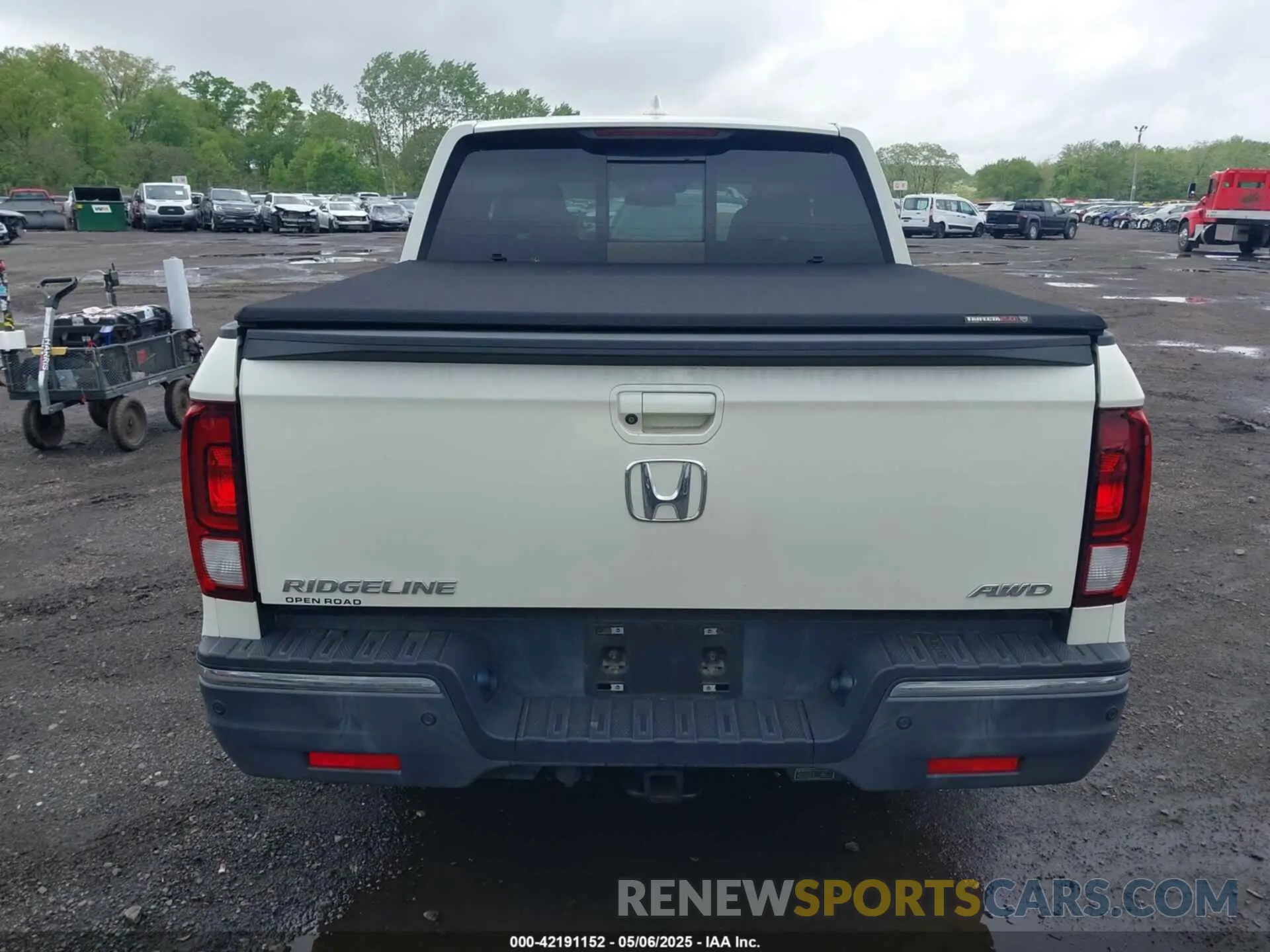 16 Photograph of a damaged car 5FPYK3F75KB020713 HONDA RIDGELINE 2019