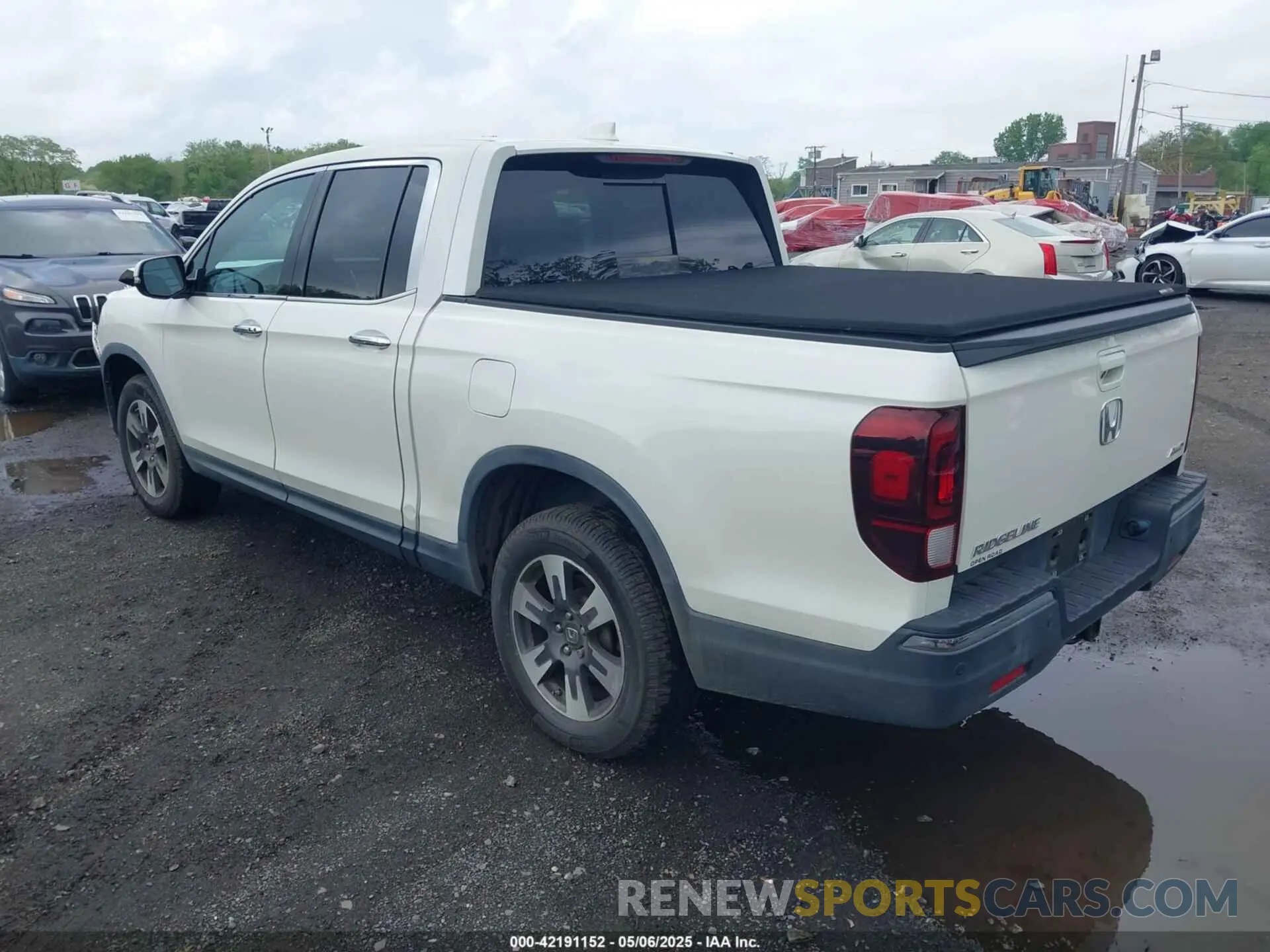 3 Photograph of a damaged car 5FPYK3F75KB020713 HONDA RIDGELINE 2019