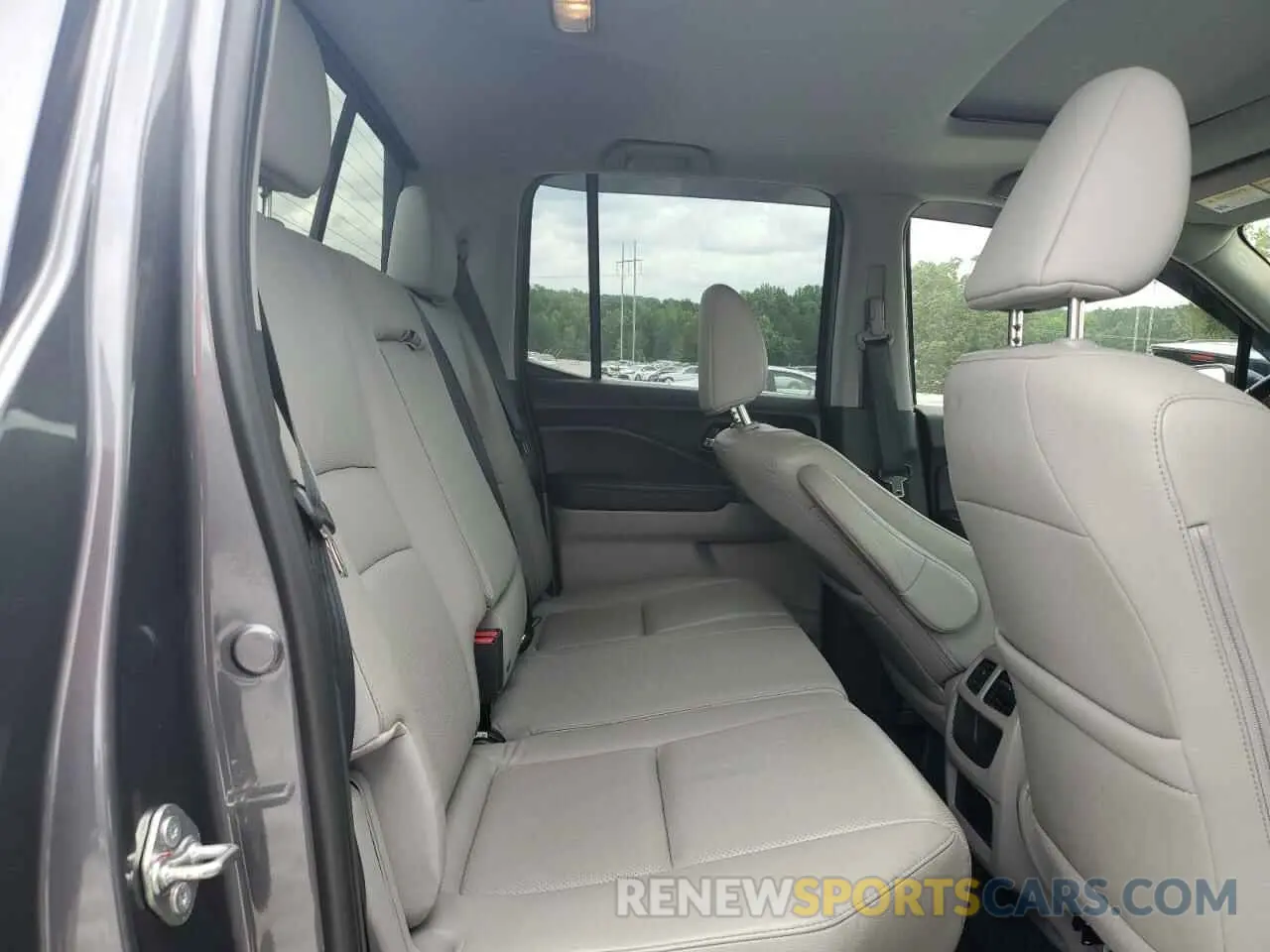 10 Photograph of a damaged car 5FPYK3F77KB005131 HONDA RIDGELINE 2019
