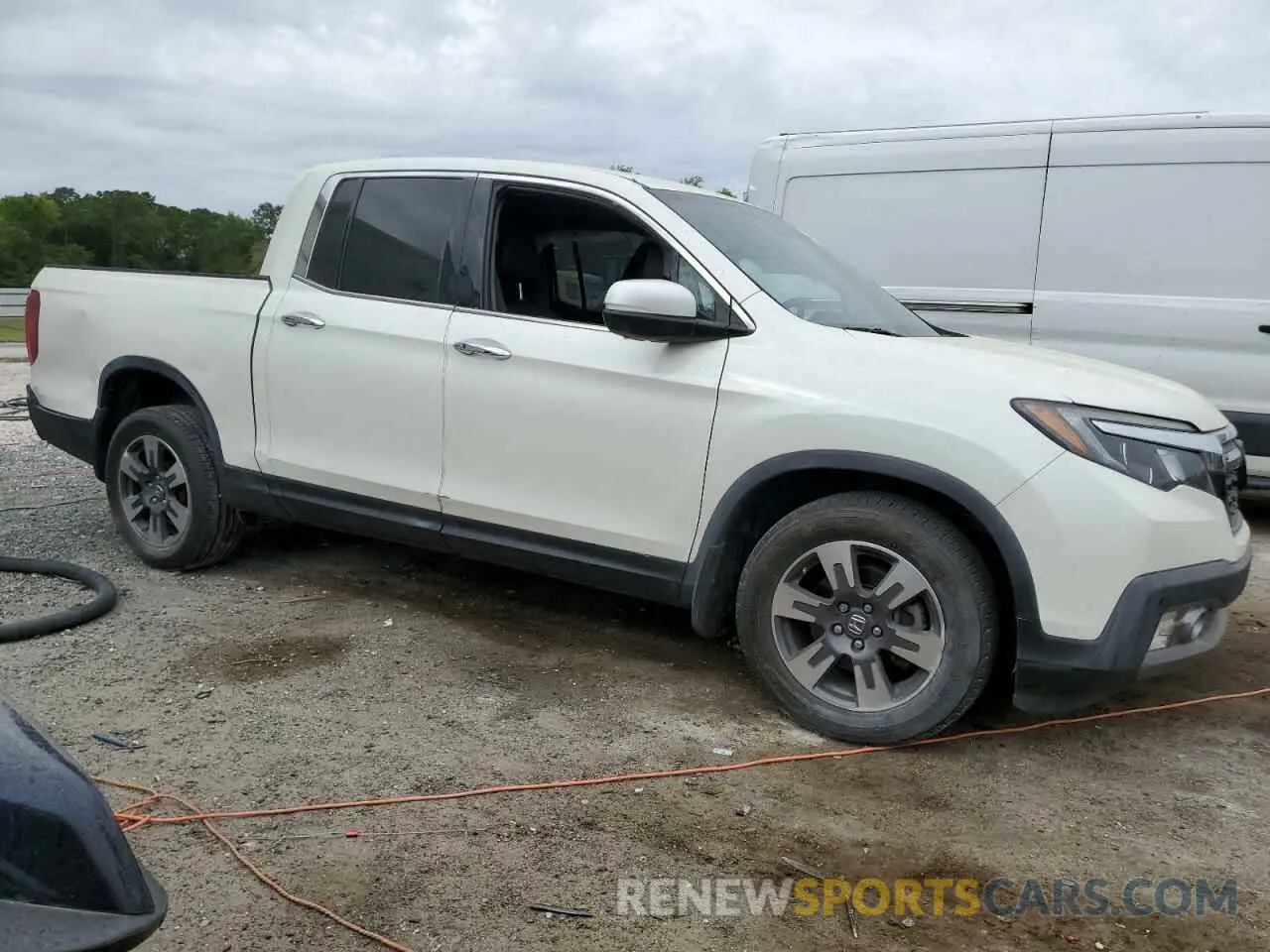 4 Photograph of a damaged car 5FPYK3F78KB004490 HONDA RIDGELINE 2019