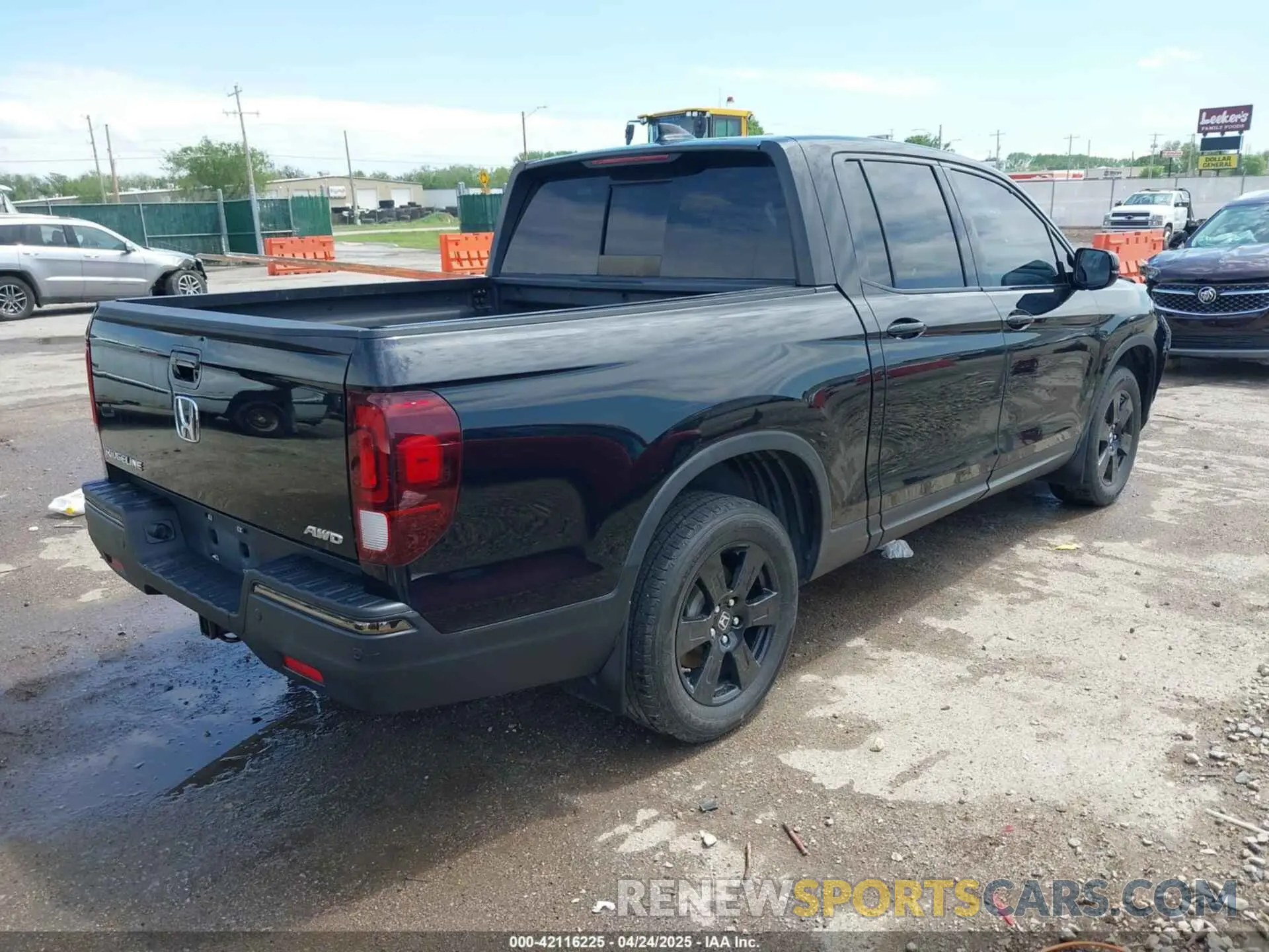 4 Photograph of a damaged car 5FPYK3F89KB001977 HONDA RIDGELINE 2019