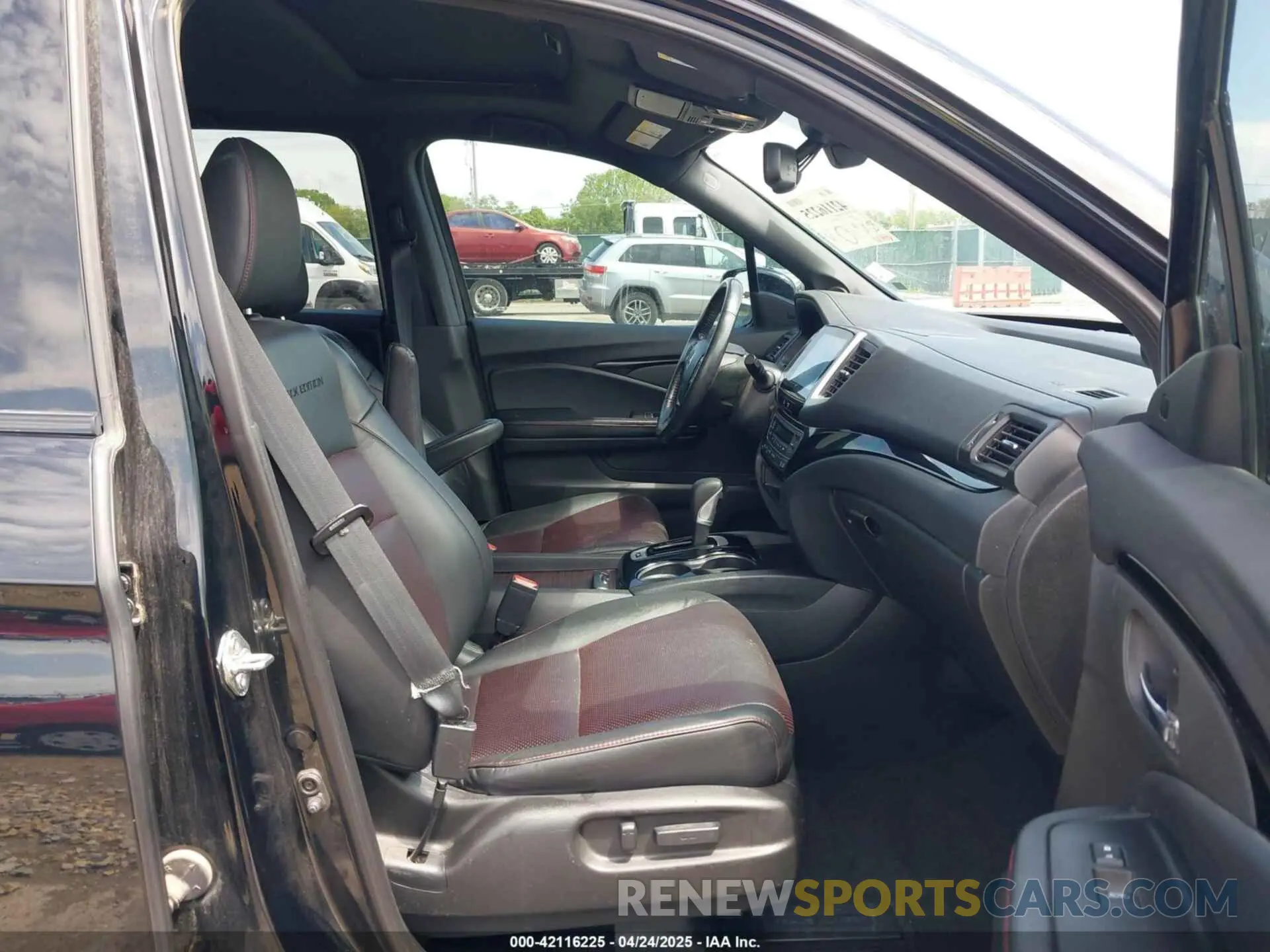5 Photograph of a damaged car 5FPYK3F89KB001977 HONDA RIDGELINE 2019