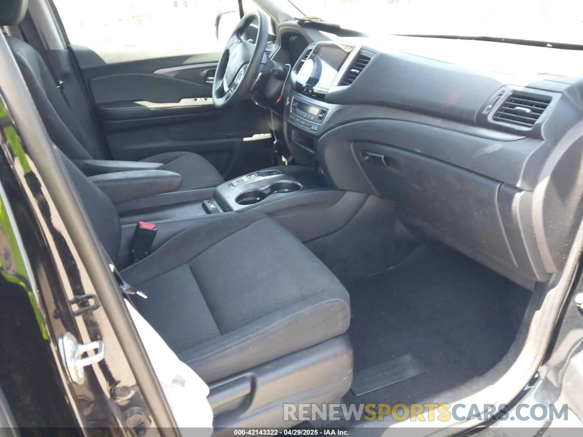 5 Photograph of a damaged car 5FPYK2F19LB000049 HONDA RIDGELINE 2020