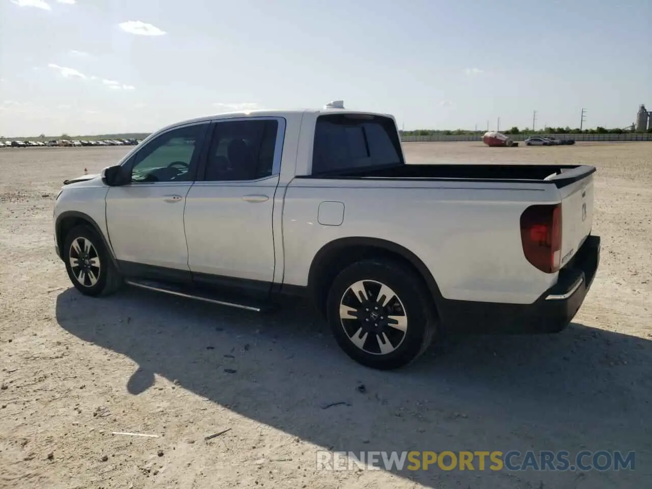 2 Photograph of a damaged car 5FPYK2F56LB000139 HONDA RIDGELINE 2020