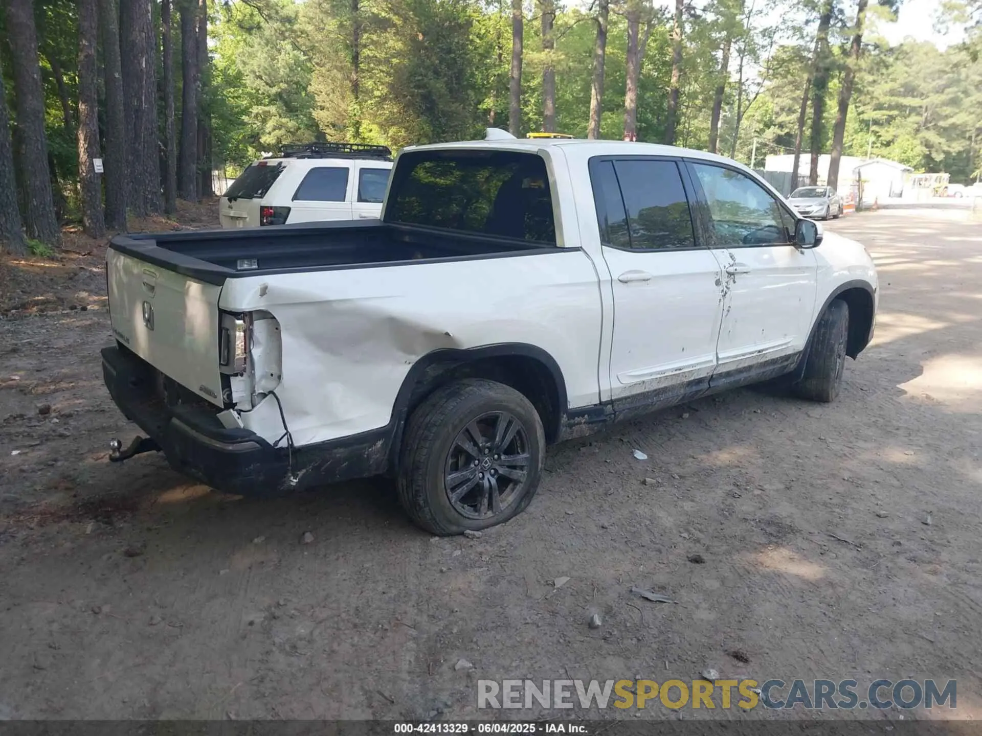 4 Photograph of a damaged car 5FPYK3F12LB021928 HONDA RIDGELINE 2020