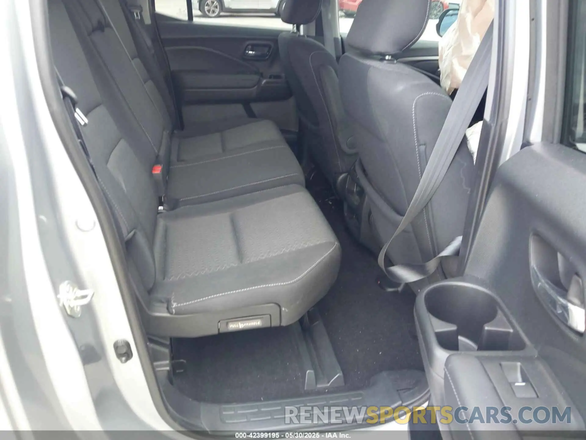 8 Photograph of a damaged car 5FPYK3F19LB024180 HONDA RIDGELINE 2020
