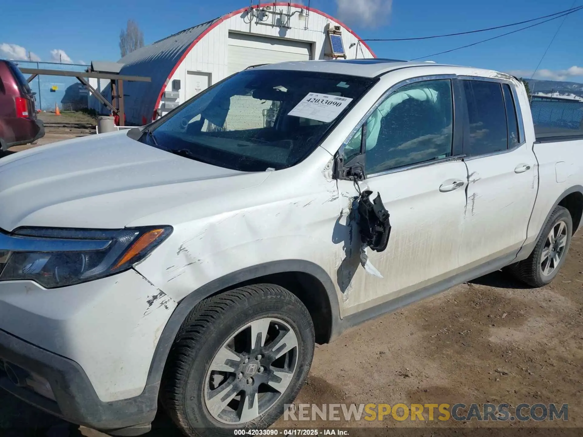 6 Photograph of a damaged car 5FPYK3F50LB028430 HONDA RIDGELINE 2020