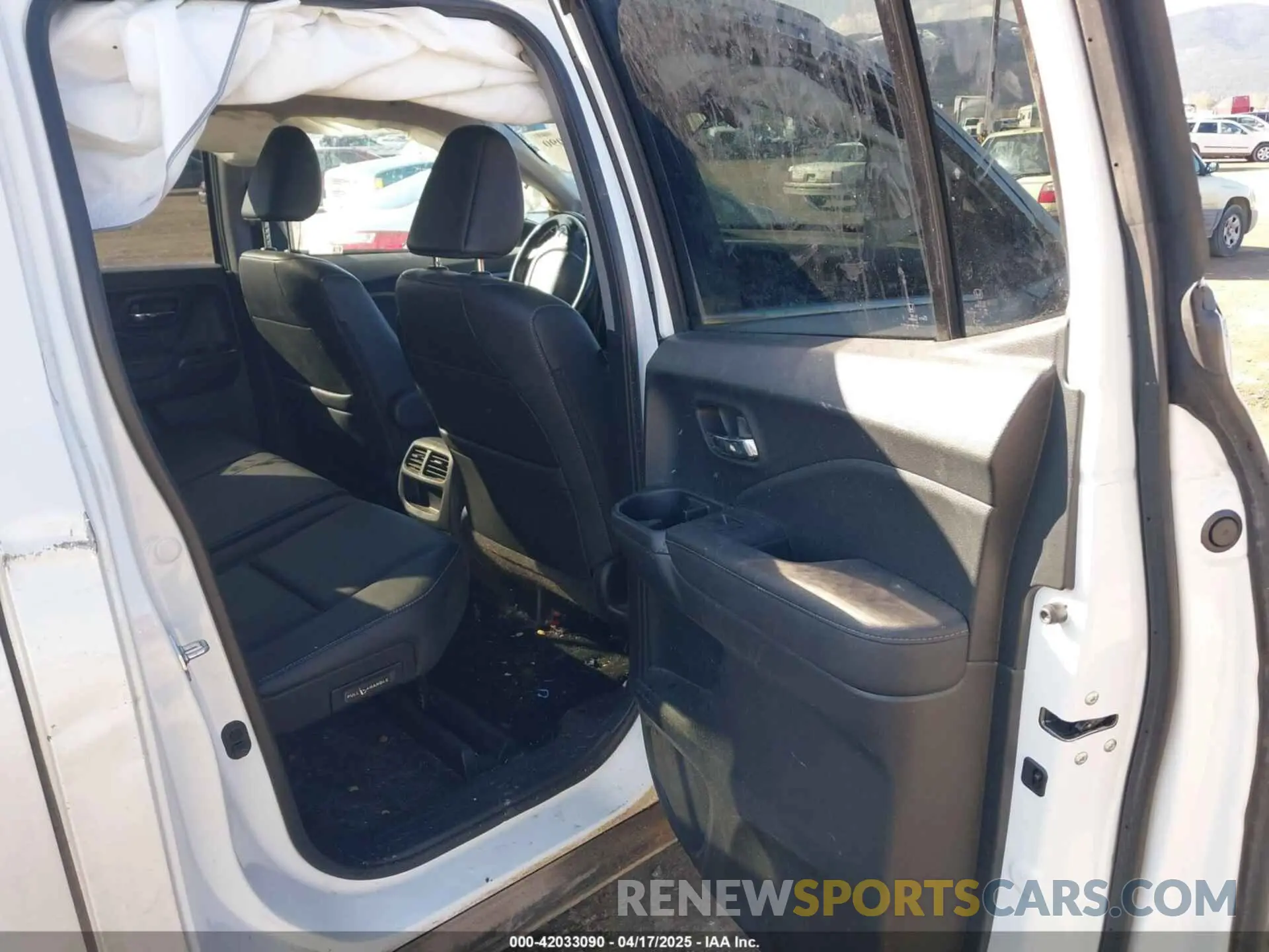8 Photograph of a damaged car 5FPYK3F50LB028430 HONDA RIDGELINE 2020