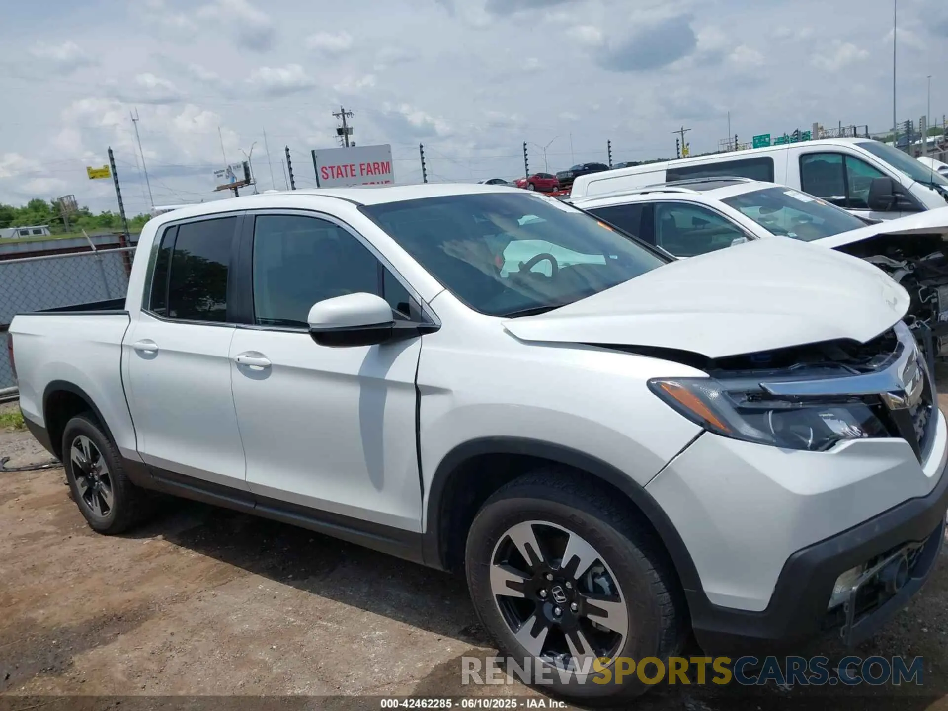 14 Photograph of a damaged car 5FPYK3F51LB029859 HONDA RIDGELINE 2020