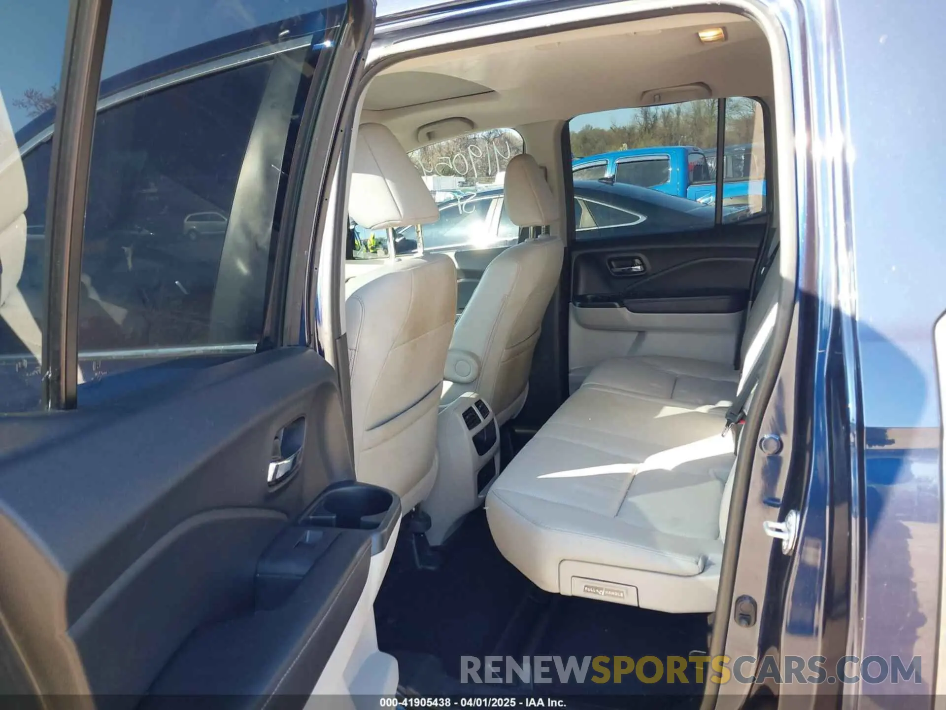 8 Photograph of a damaged car 5FPYK3F59LB029303 HONDA RIDGELINE 2020