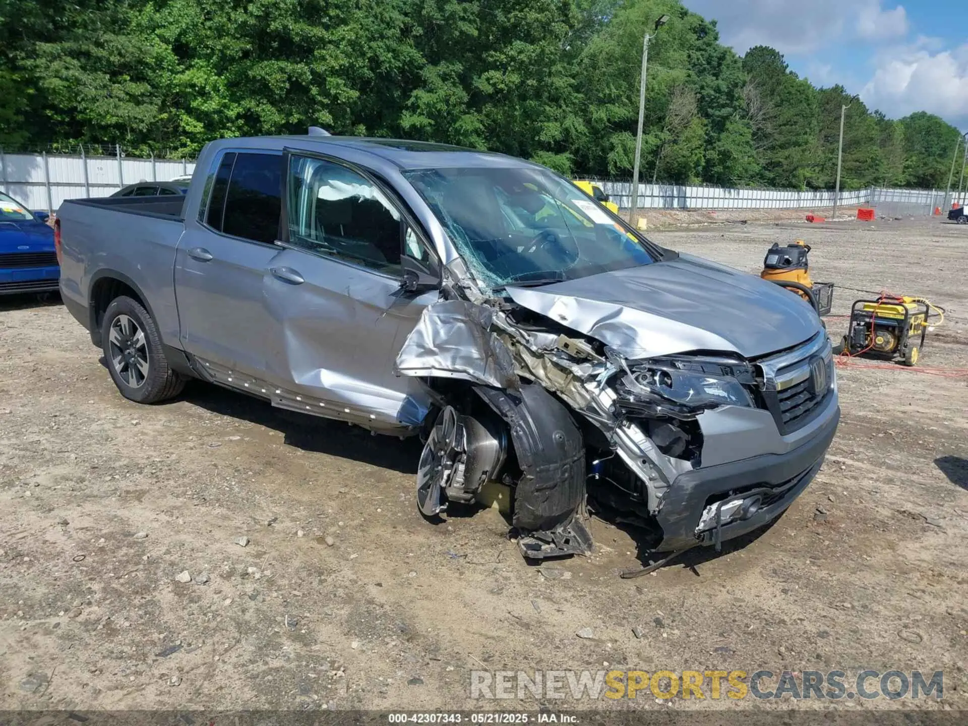 1 Photograph of a damaged car 5FPYK3F5XLB025857 HONDA RIDGELINE 2020